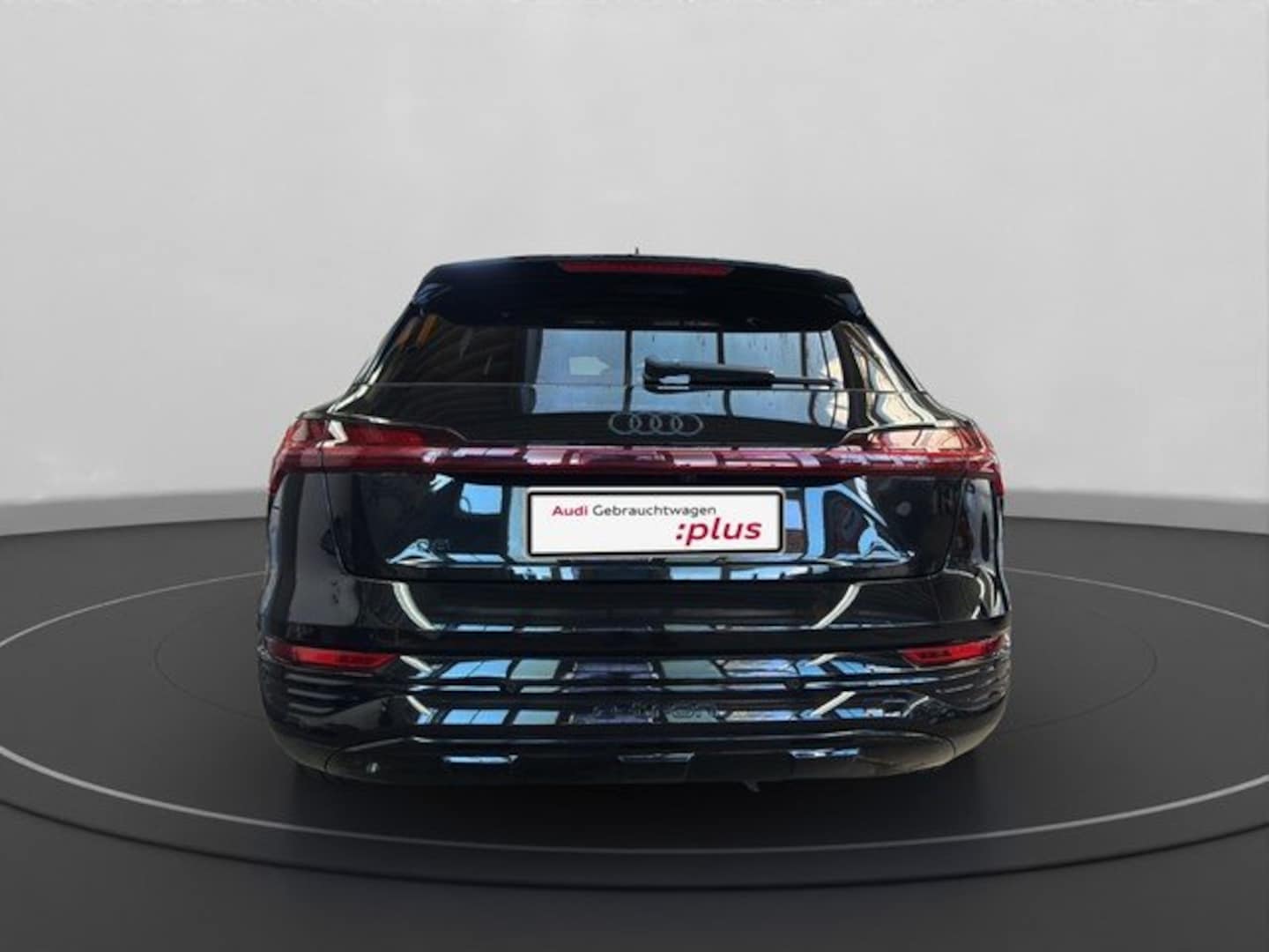 Bild über Audi Q8 e-tron advanced 55 e-tron quattro - für weitere Informationen kontaktieren Sie den Audi Partner