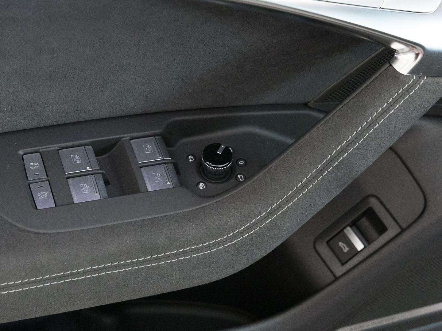 Image about Audi RS 6 Avant performance quattro tiptronic