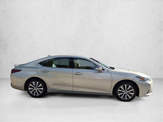 2021 Lexus ES 300h