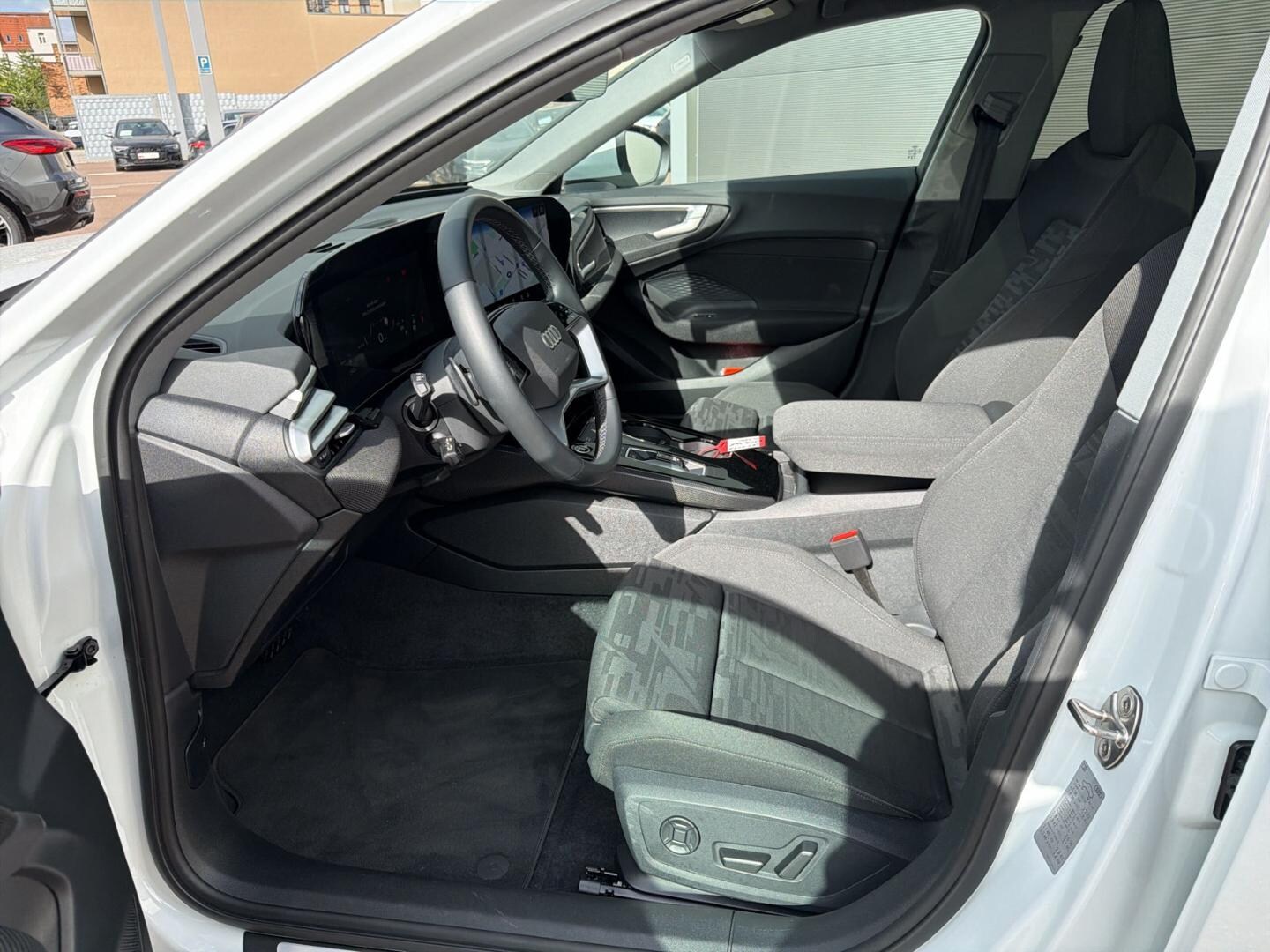 Bild über Audi A5 Avant TDI 150 kW S tronic - für weitere Informationen kontaktieren Sie den Audi Partner