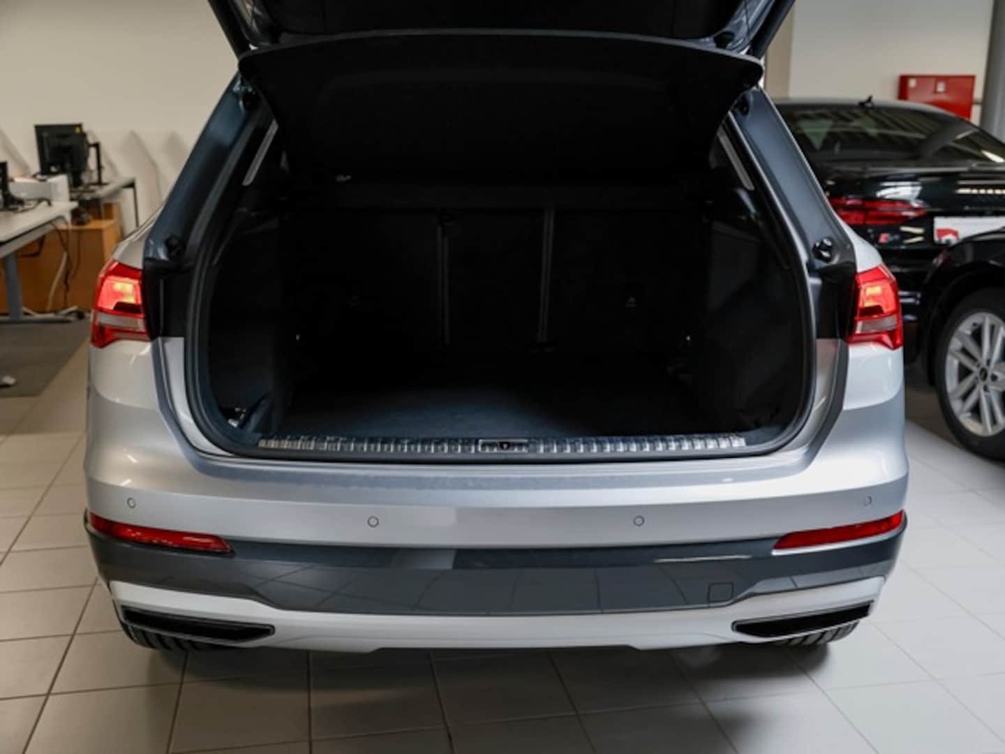 Bild über Audi Q3 TFSI quattro 180 kW S tronic - für weitere Informationen kontaktieren Sie den Audi Partner