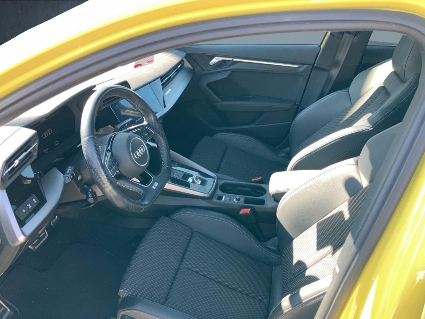 Bild über Audi S3 Sportback TFSI quattro S tronic - für weitere Informationen kontaktieren Sie den Audi Partner