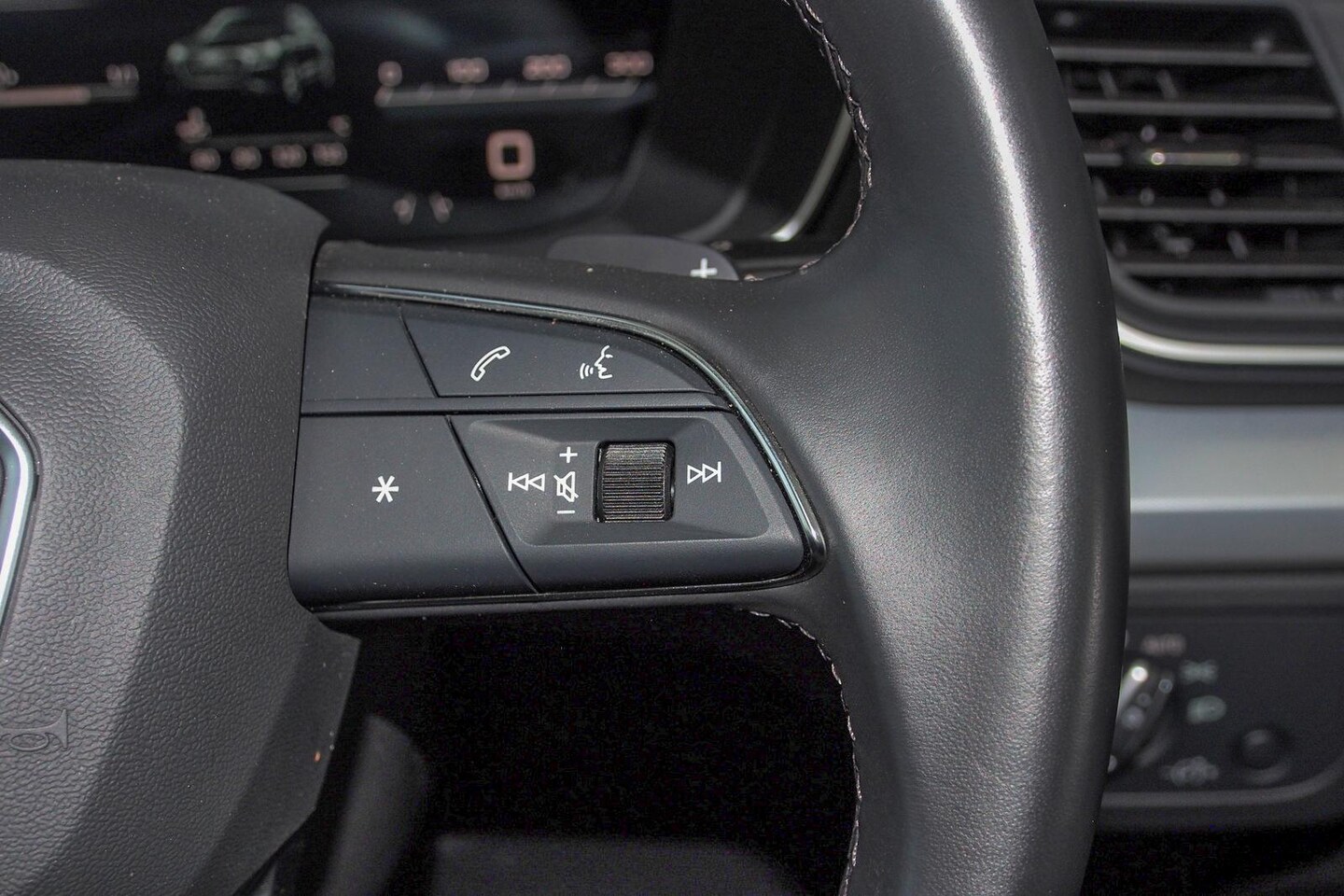 Image about Audi Q5 Sport 40 TDI quattro S tronic