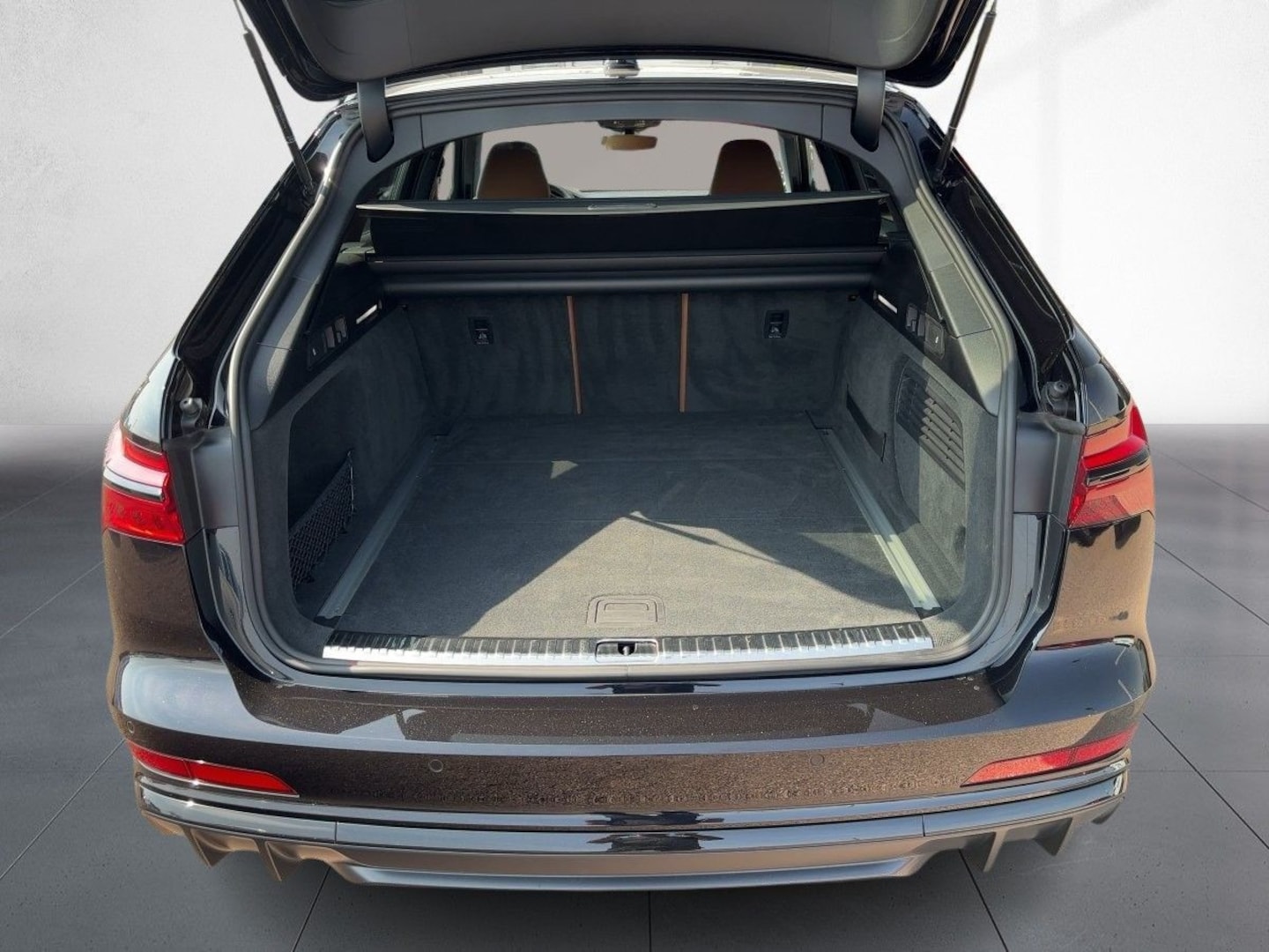Bild über Audi S6 Avant TDI quattro tiptronic - für weitere Informationen kontaktieren Sie den Audi Partner