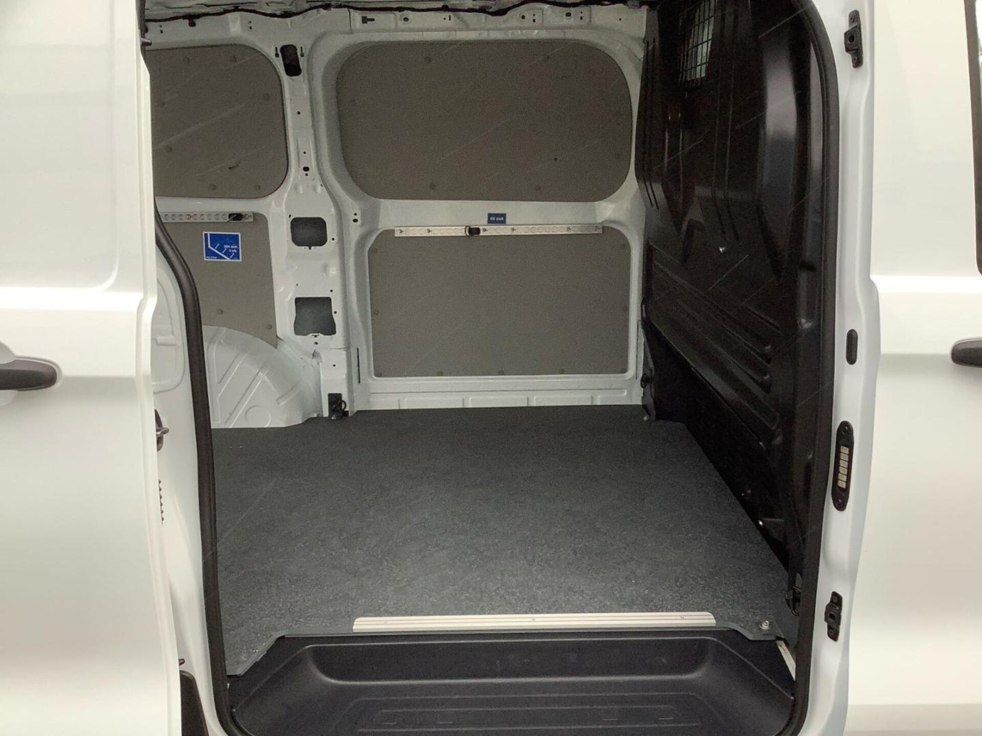 Volkswagen Transporter Kasten kurzer Radstand