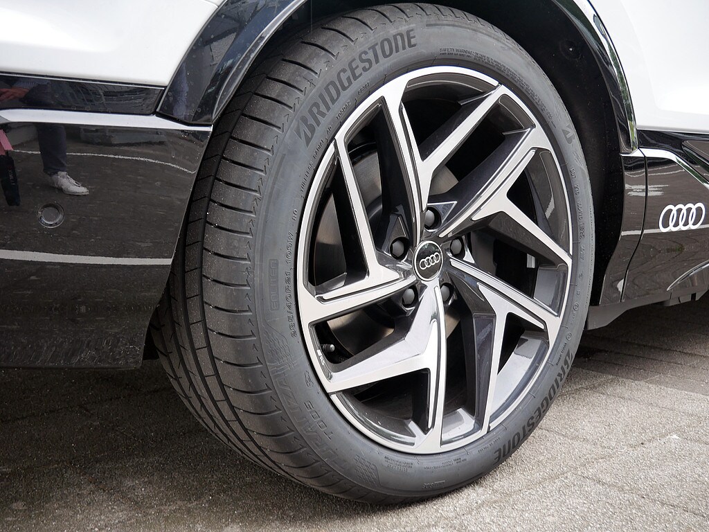 Image about Audi SQ6 Sportback e-tron e-tron