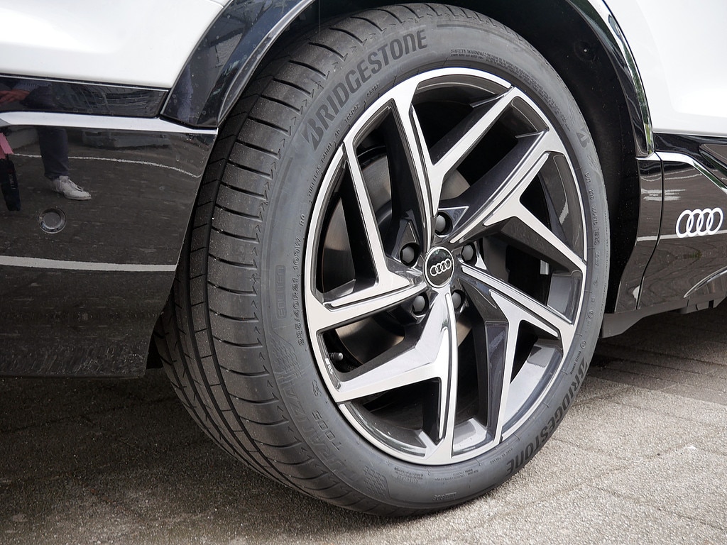 Image about Audi SQ6 Sportback e-tron e-tron