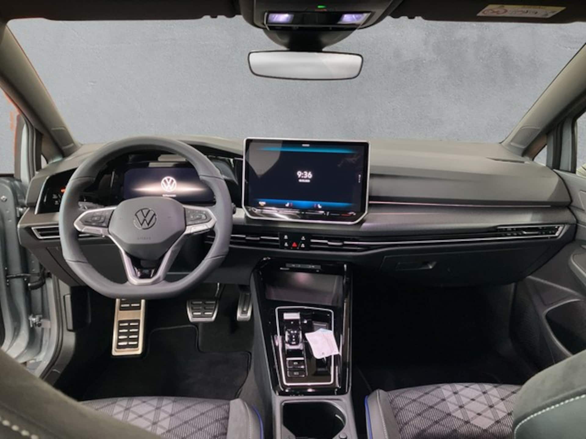Volkswagen Golf R-Line