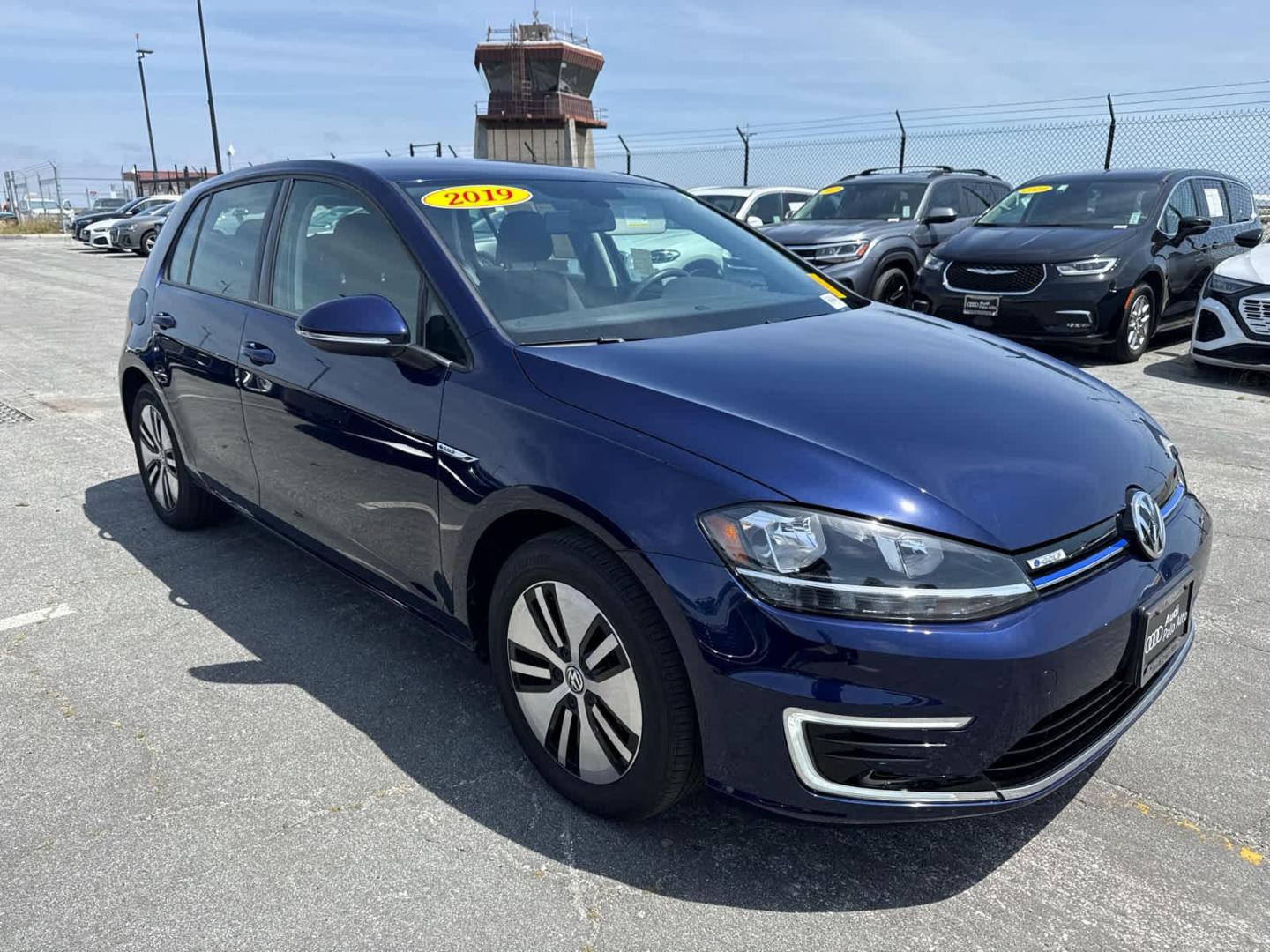 Used 2019 Volkswagen e-Golf e-Golf SE with VIN WVWKR7AU1KW910524 for sale in Palo Alto, CA