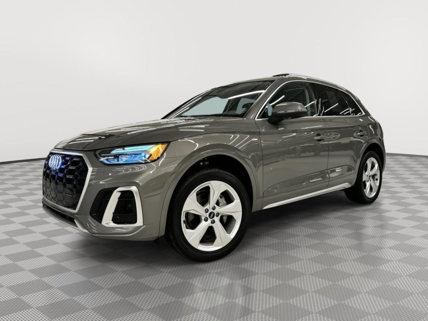 2025 Audi Q5 45 Premium Plus's photo