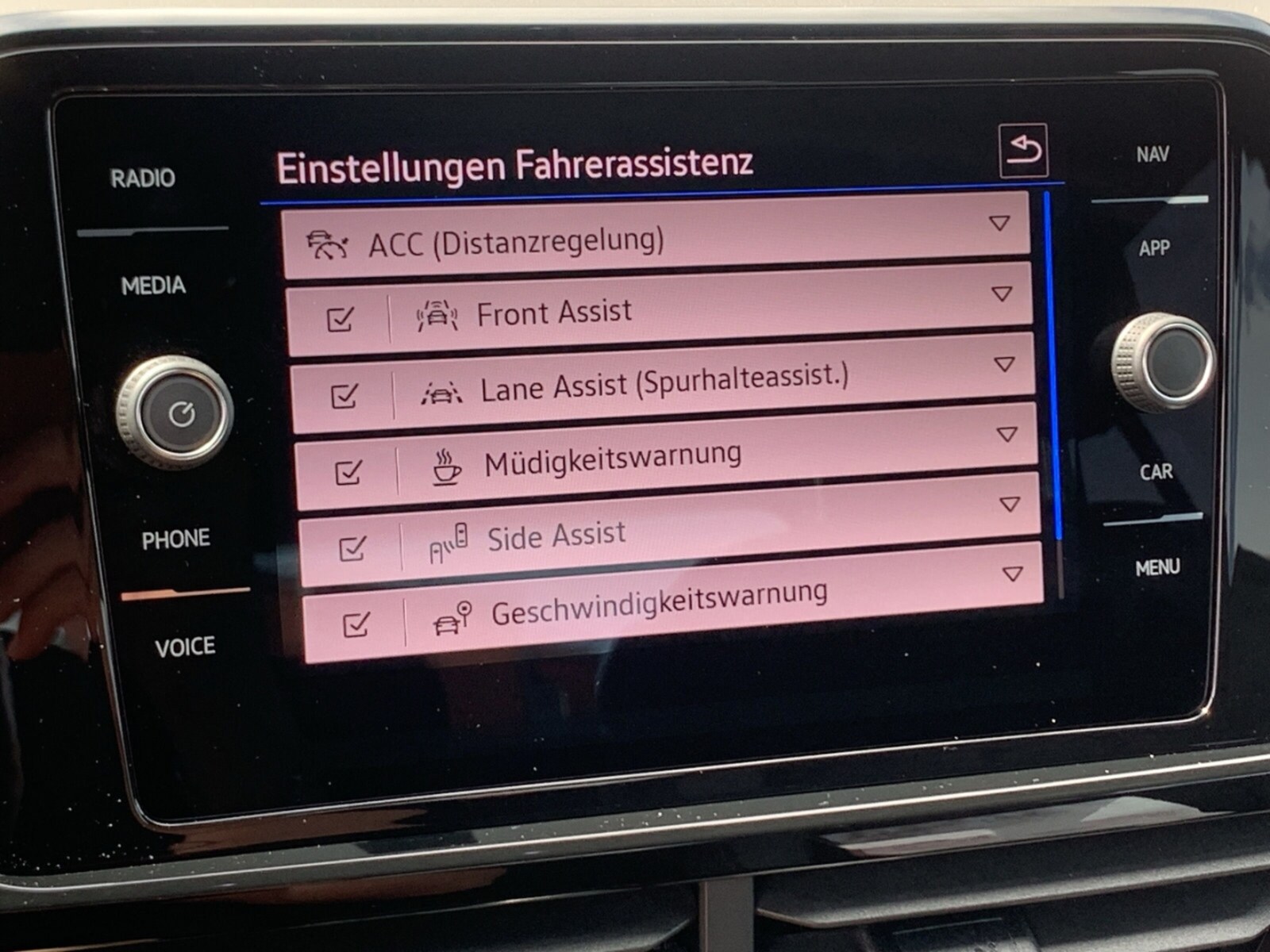 Volkswagen T-Roc – Bild 13