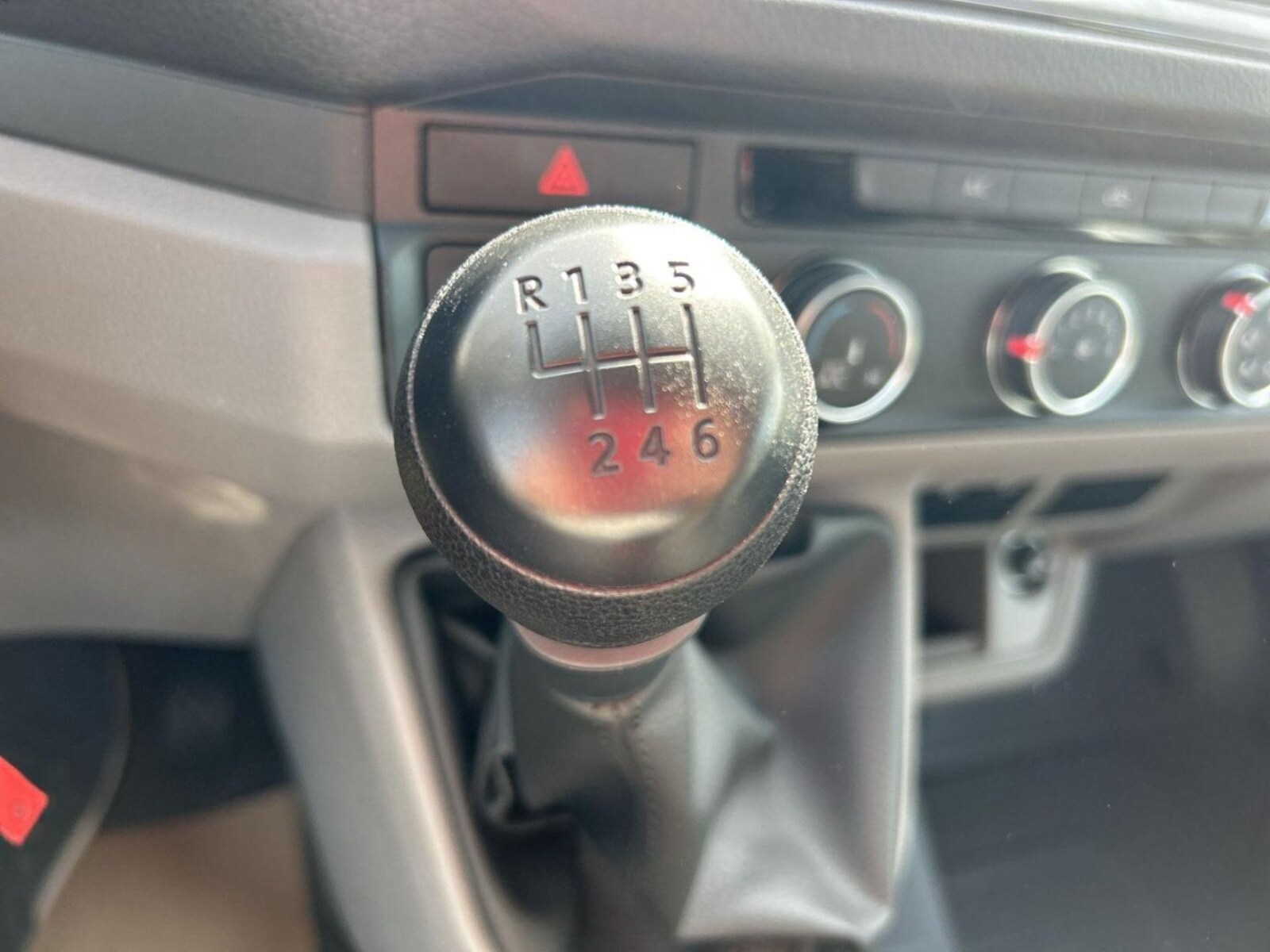 Volkswagen Crafter Kasten langer Radstand – Bild 14