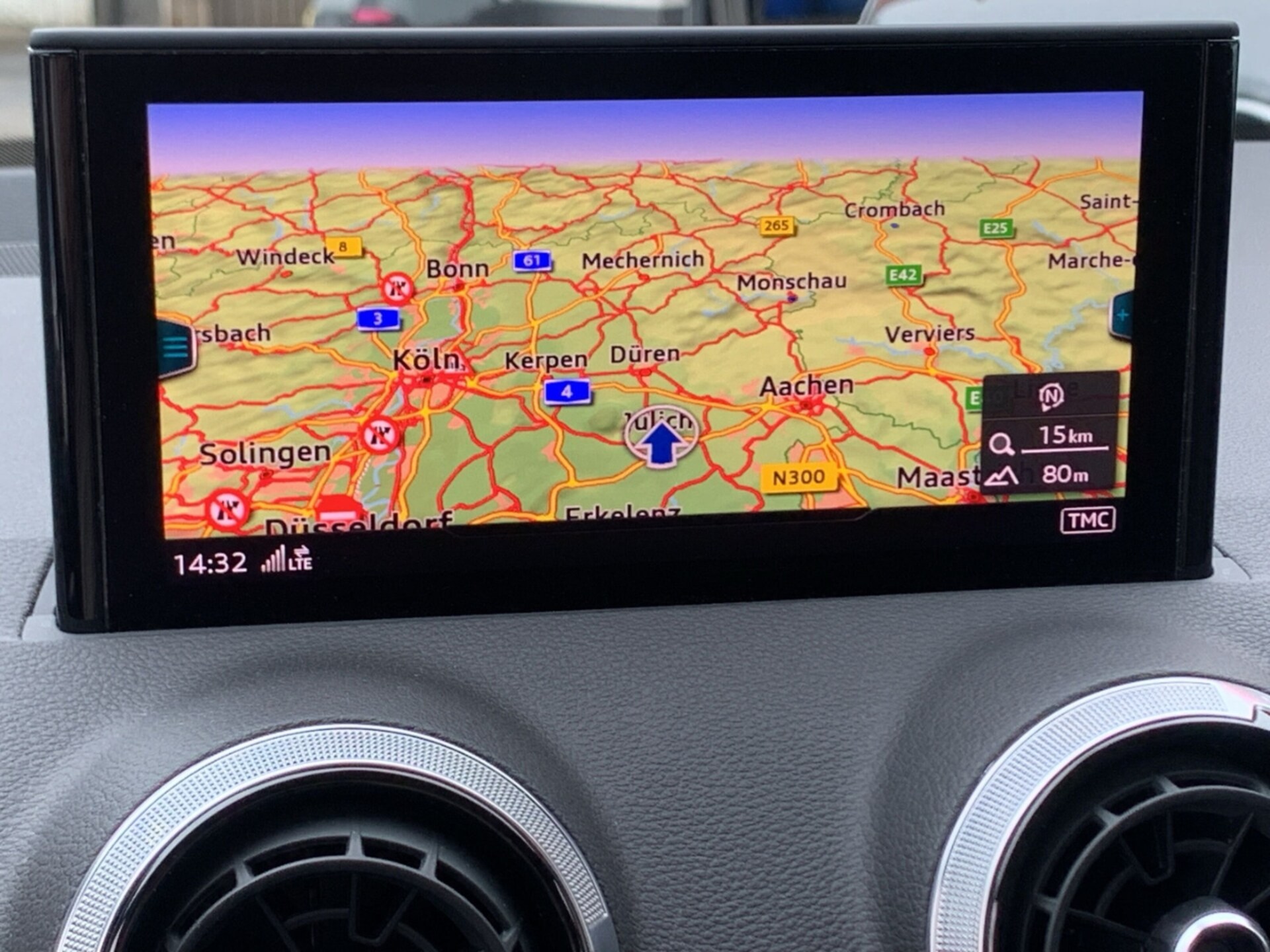 Audi SQ2