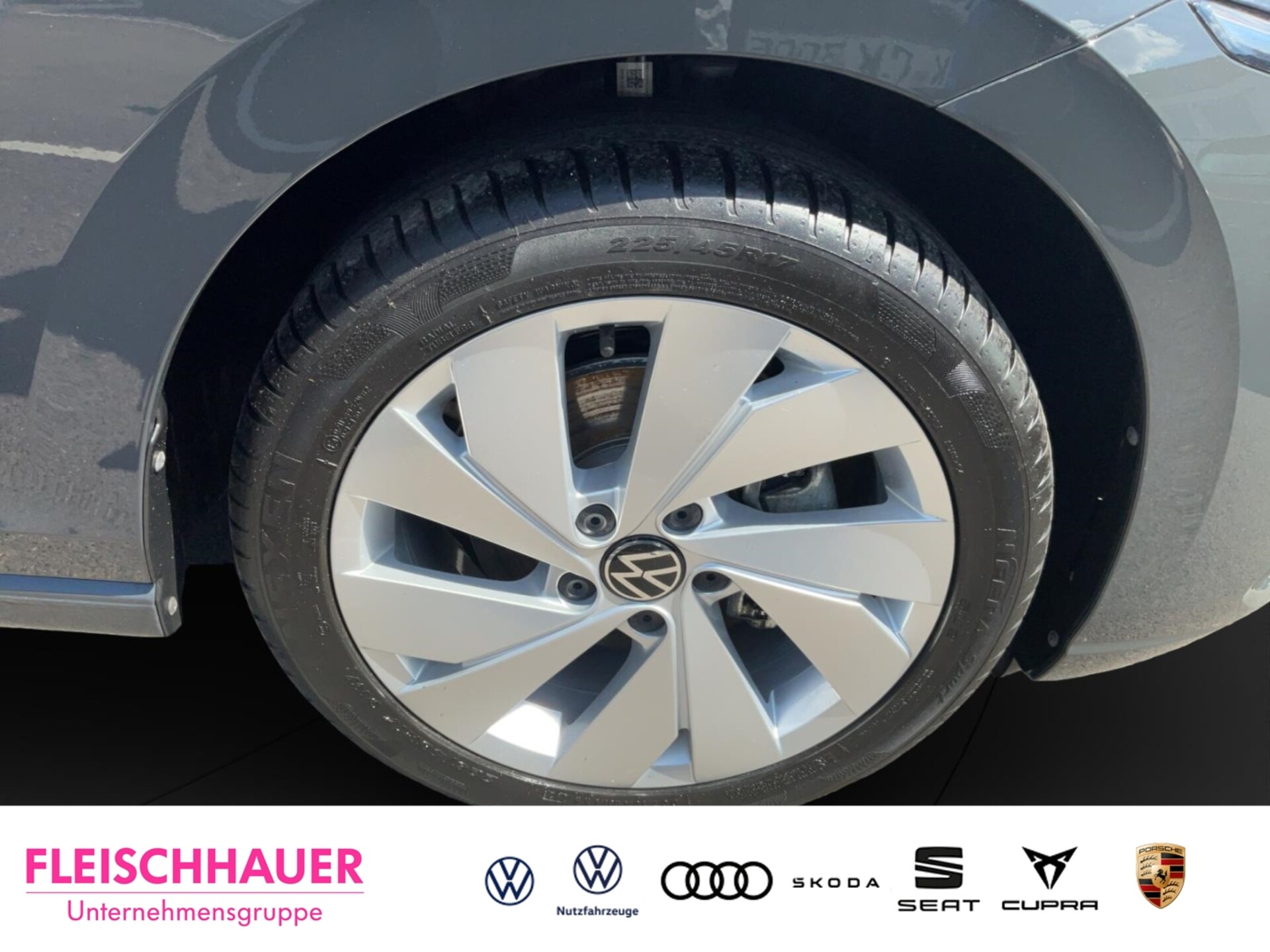 Volkswagen Golf Style