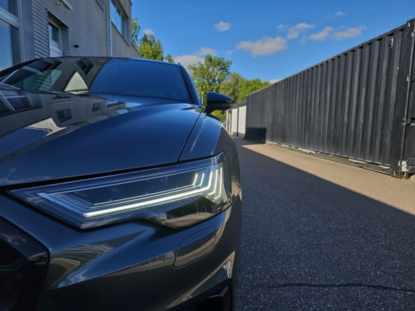Bild über Audi S6 Avant TDI quattro tiptronic - für weitere Informationen kontaktieren Sie den Audi Partner