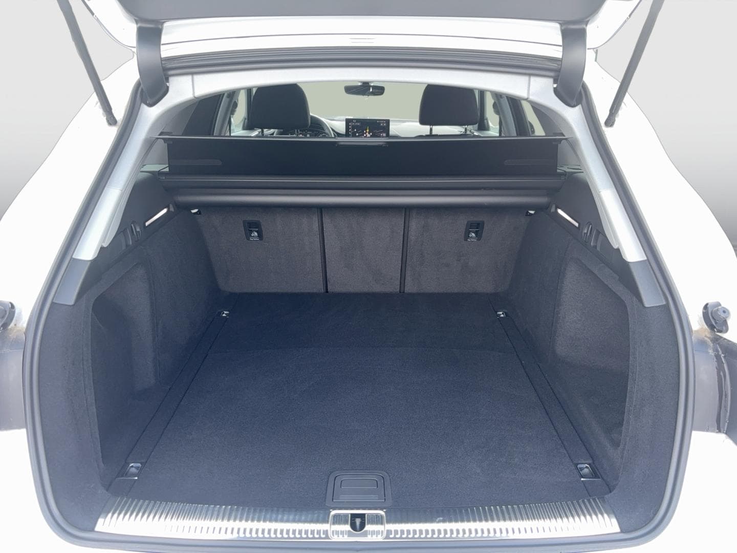 Bild über Audi A4 Avant S line 35 TDI S tronic - für weitere Informationen kontaktieren Sie den Audi Partner