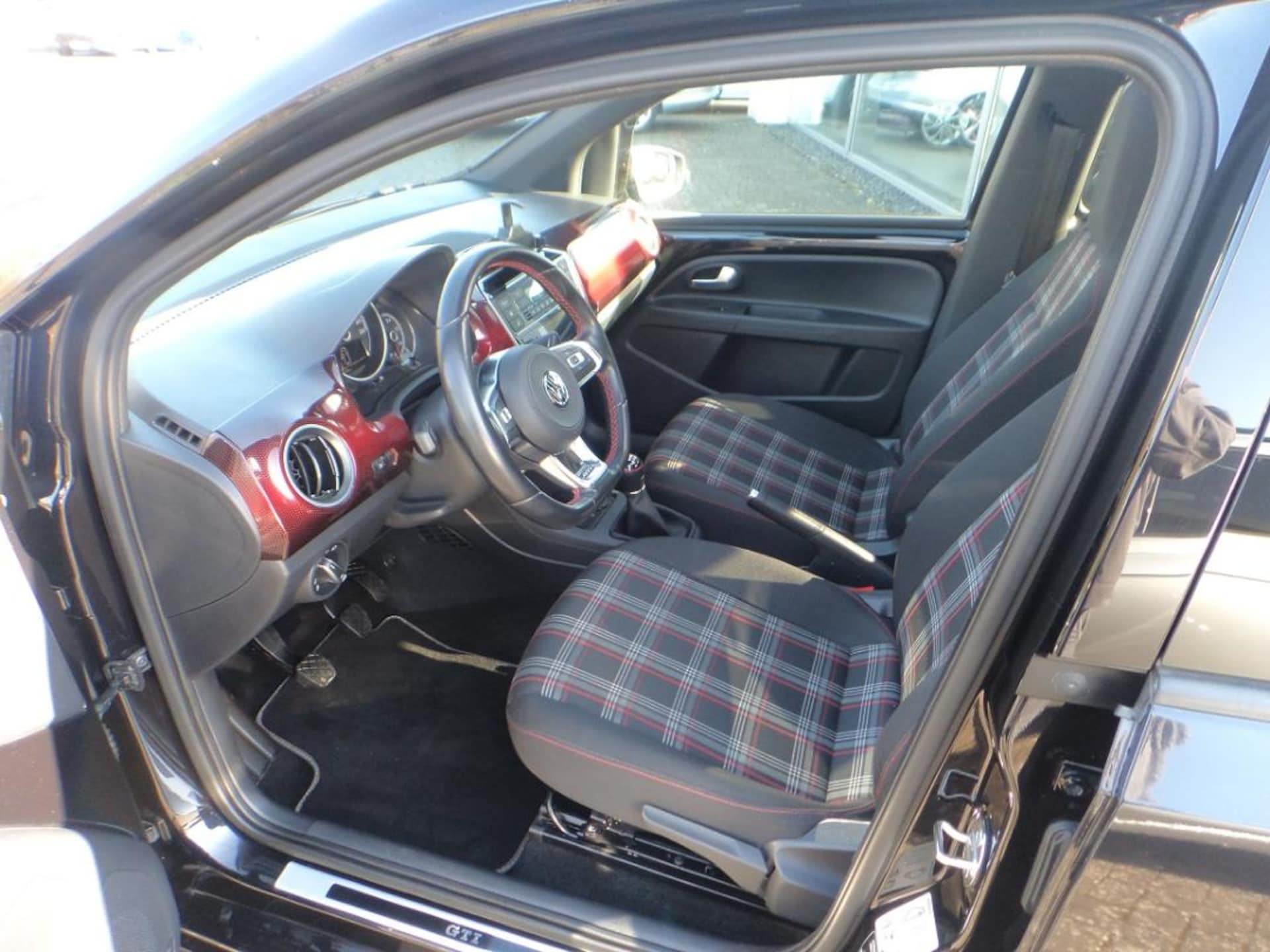Volkswagen up! GTI
