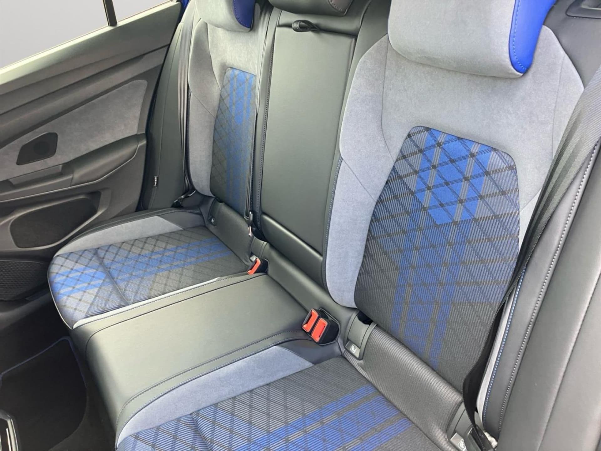 Volkswagen Golf R