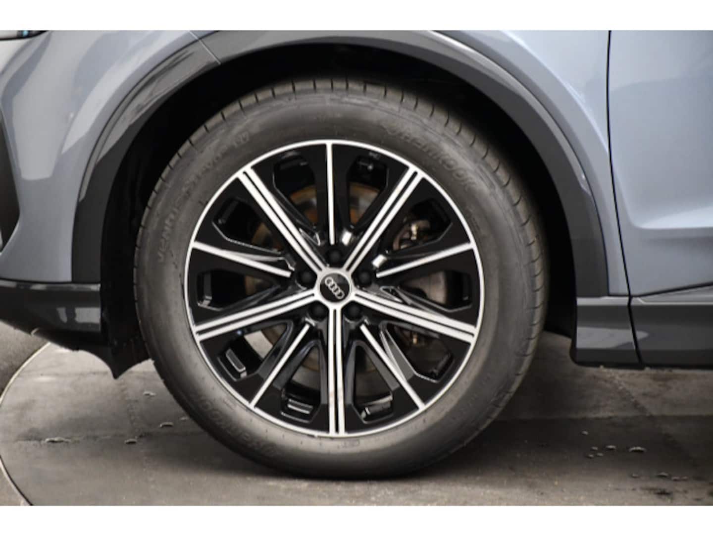 Bild über Audi Q4 e-tron 45 e-tron quattro - für weitere Informationen kontaktieren Sie den Audi Partner