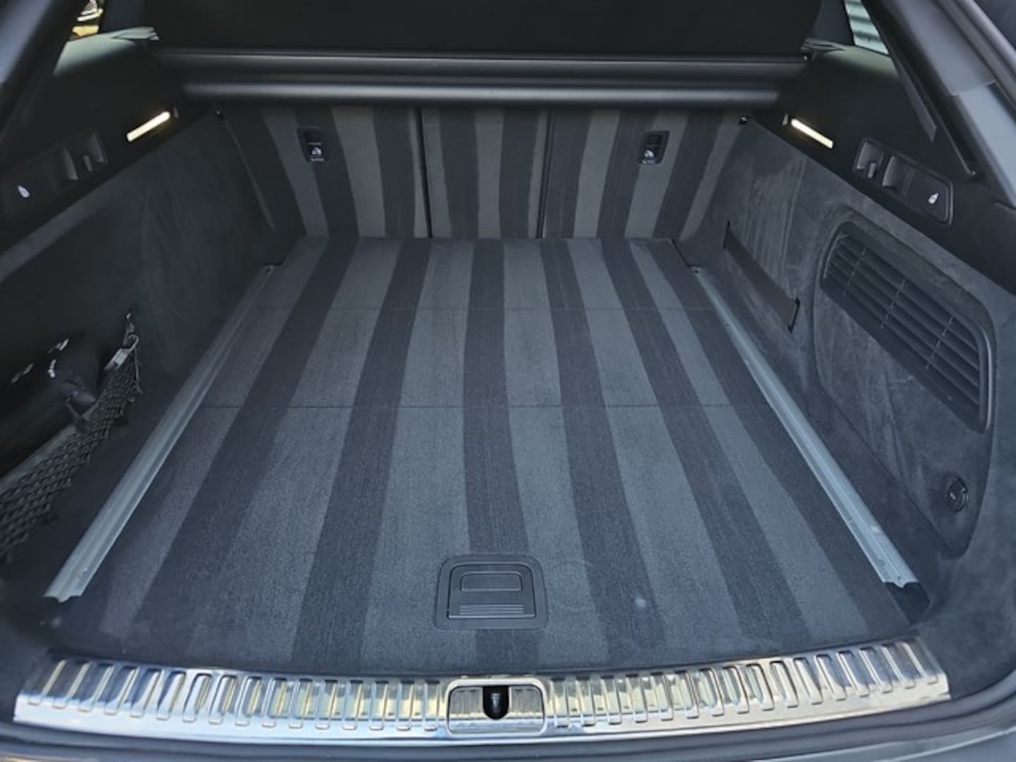 Bild über Audi S6 Avant TDI quattro tiptronic - für weitere Informationen kontaktieren Sie den Audi Partner