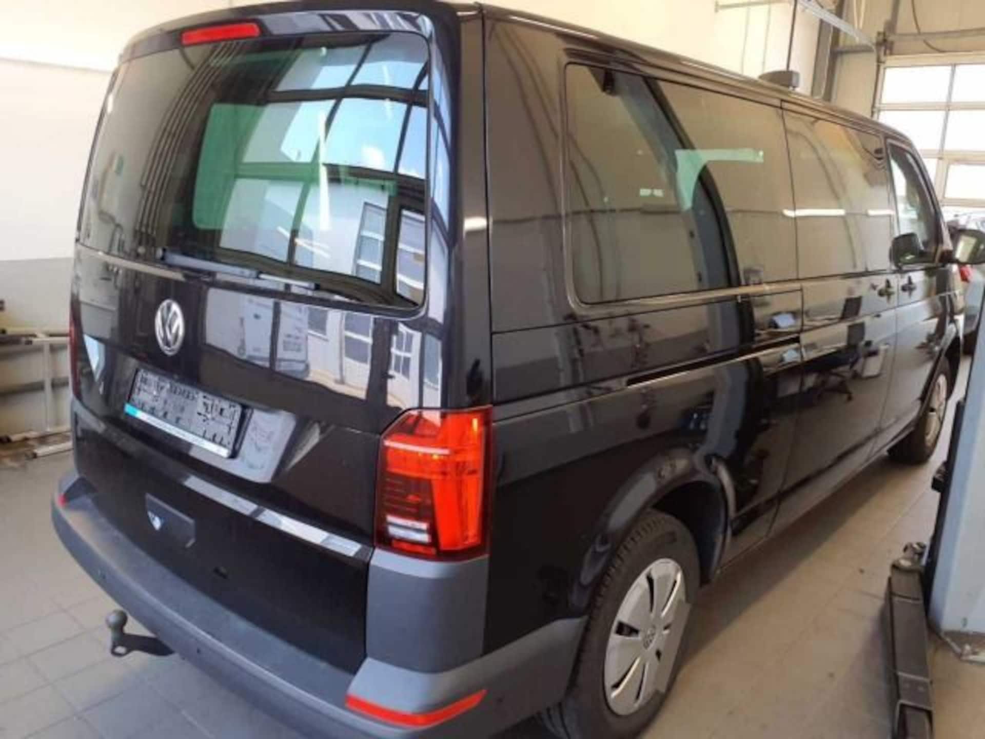 Volkswagen T6.1 Transporter Kombi langer Radstand