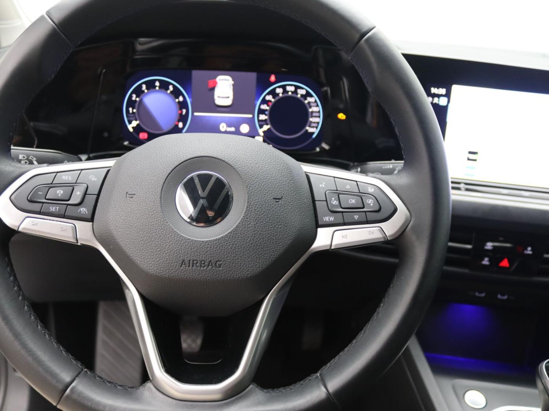 Volkswagen Golf Style