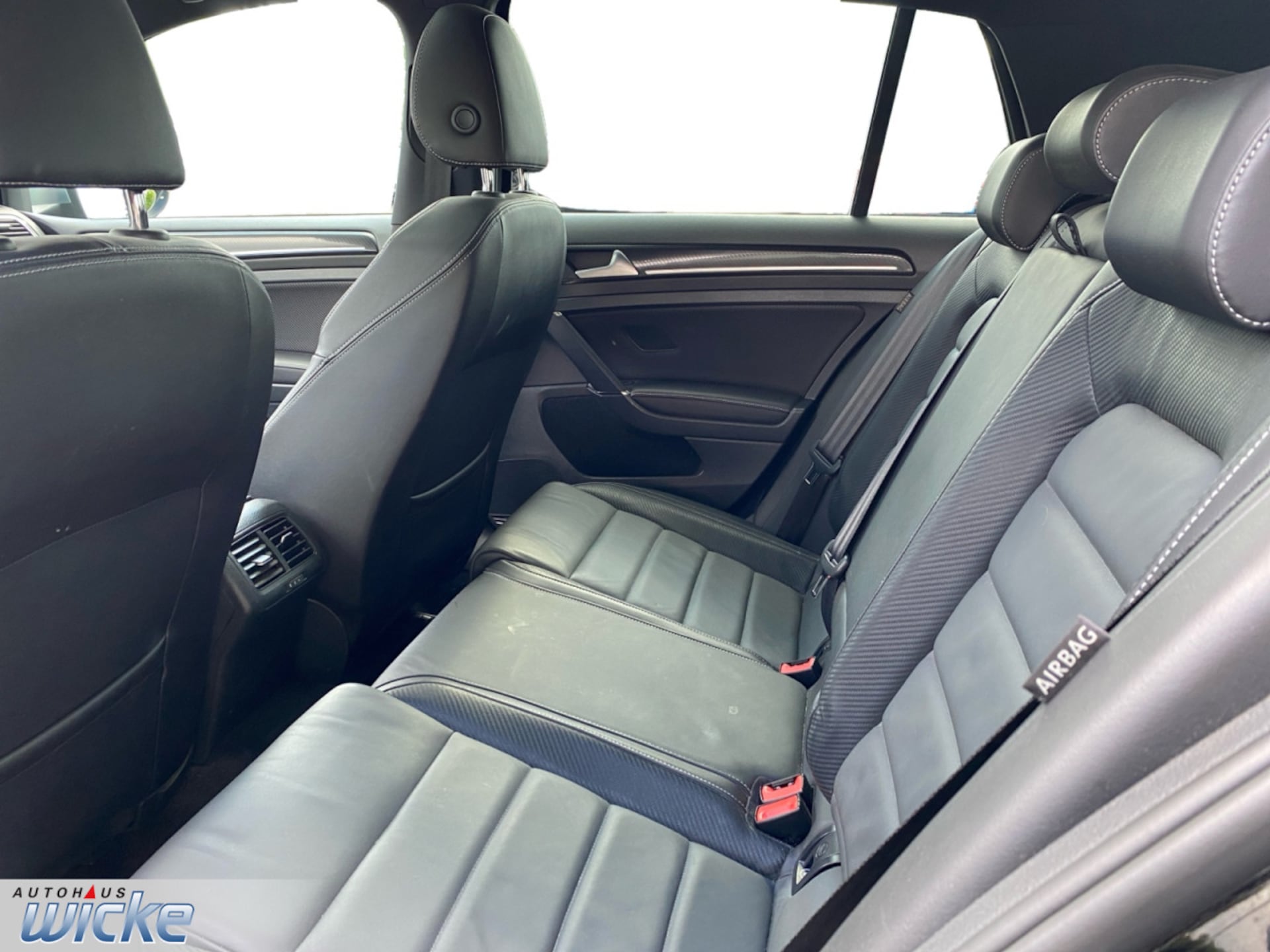 Volkswagen Golf R