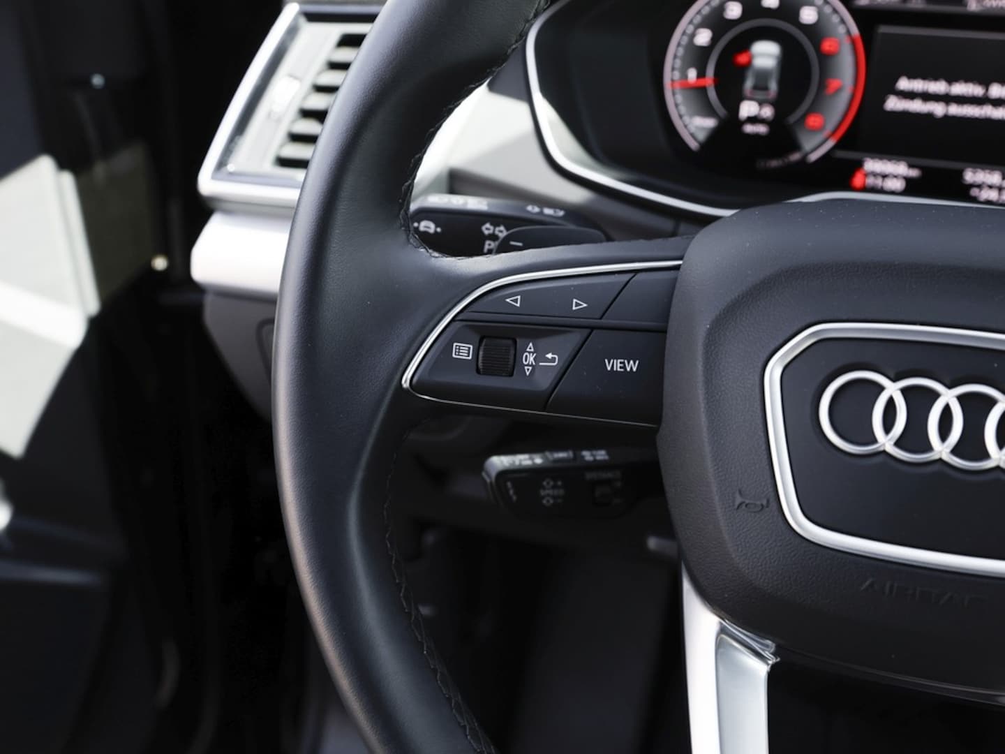 Bild über Audi Q5 Sportback 40 TFSI quattro S tronic - für weitere Informationen kontaktieren Sie den Audi Partner