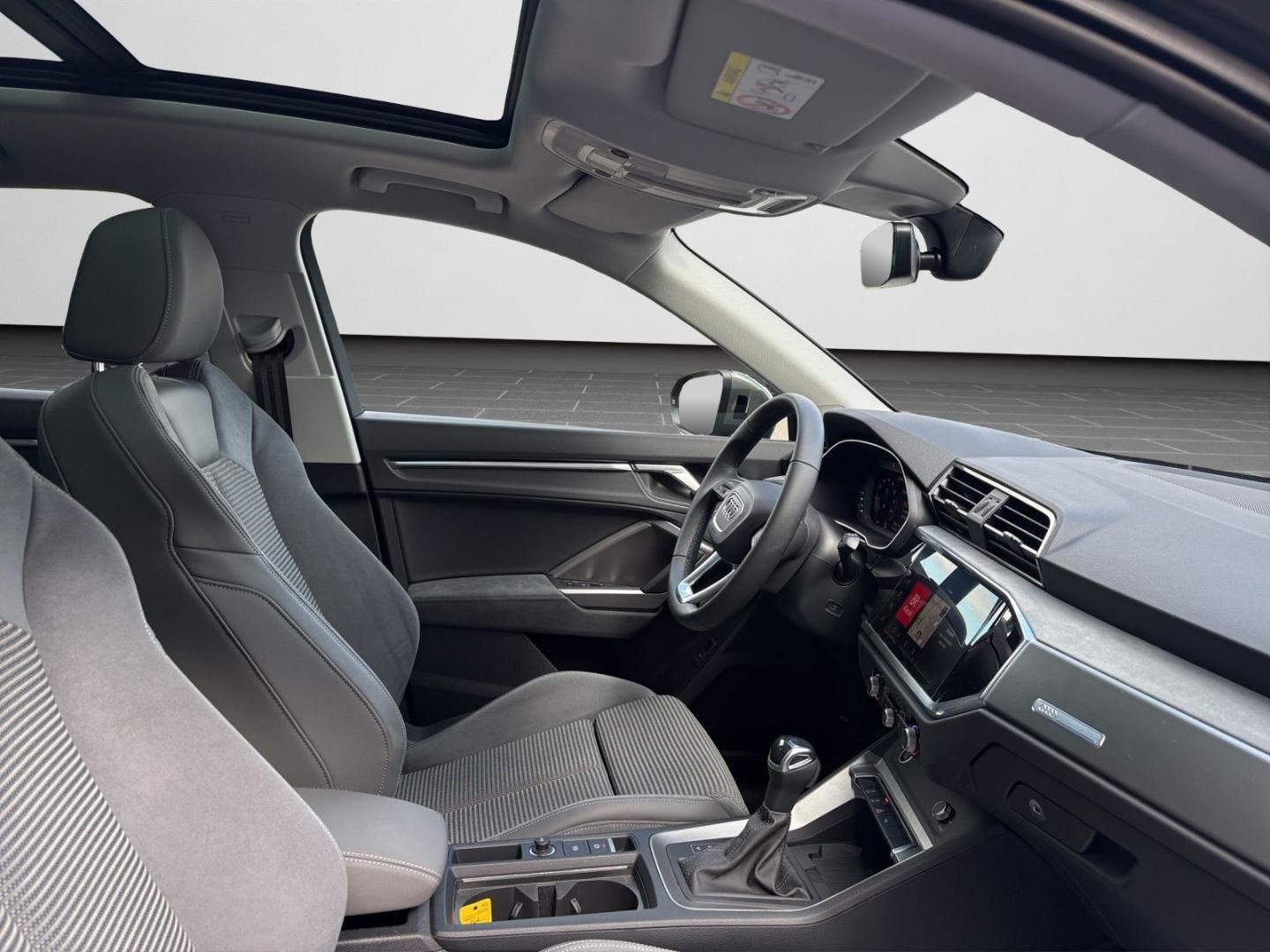 Bild über Audi Q3 TFSI 110 kW S tronic - für weitere Informationen kontaktieren Sie den Audi Partner
