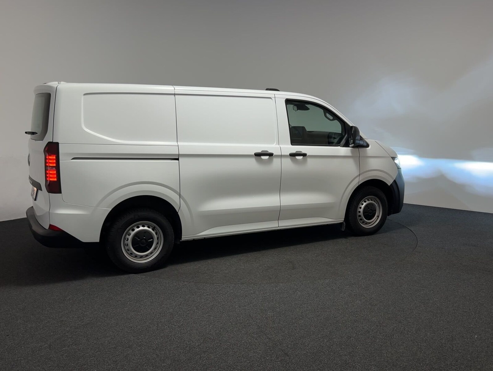 Volkswagen Transporter Kasten kurzer Radstand – Bild 6