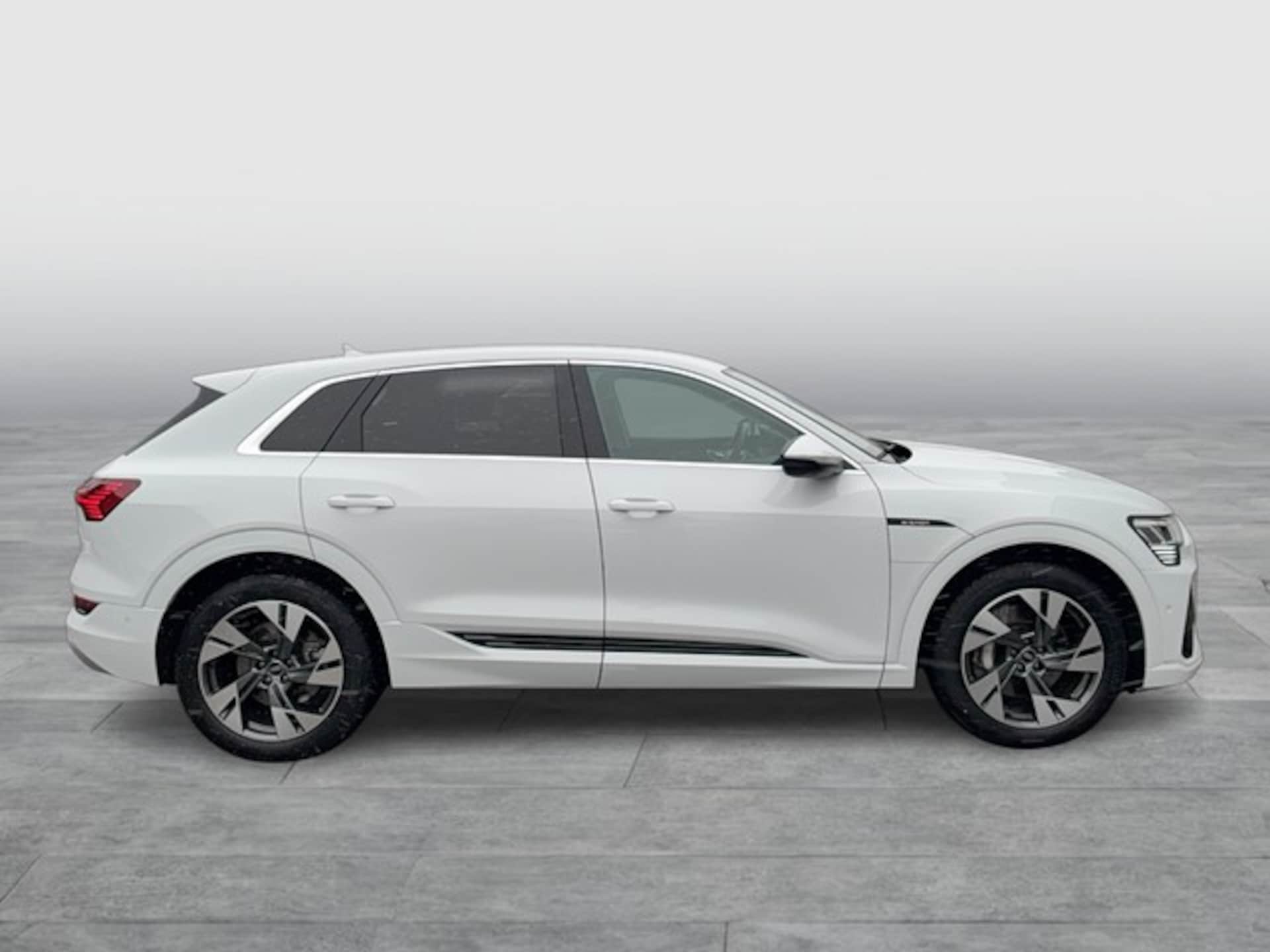 Audi e-tron S line