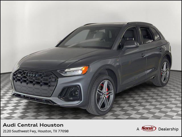 2025 Audi Q5 55 e Premium Plus's photo