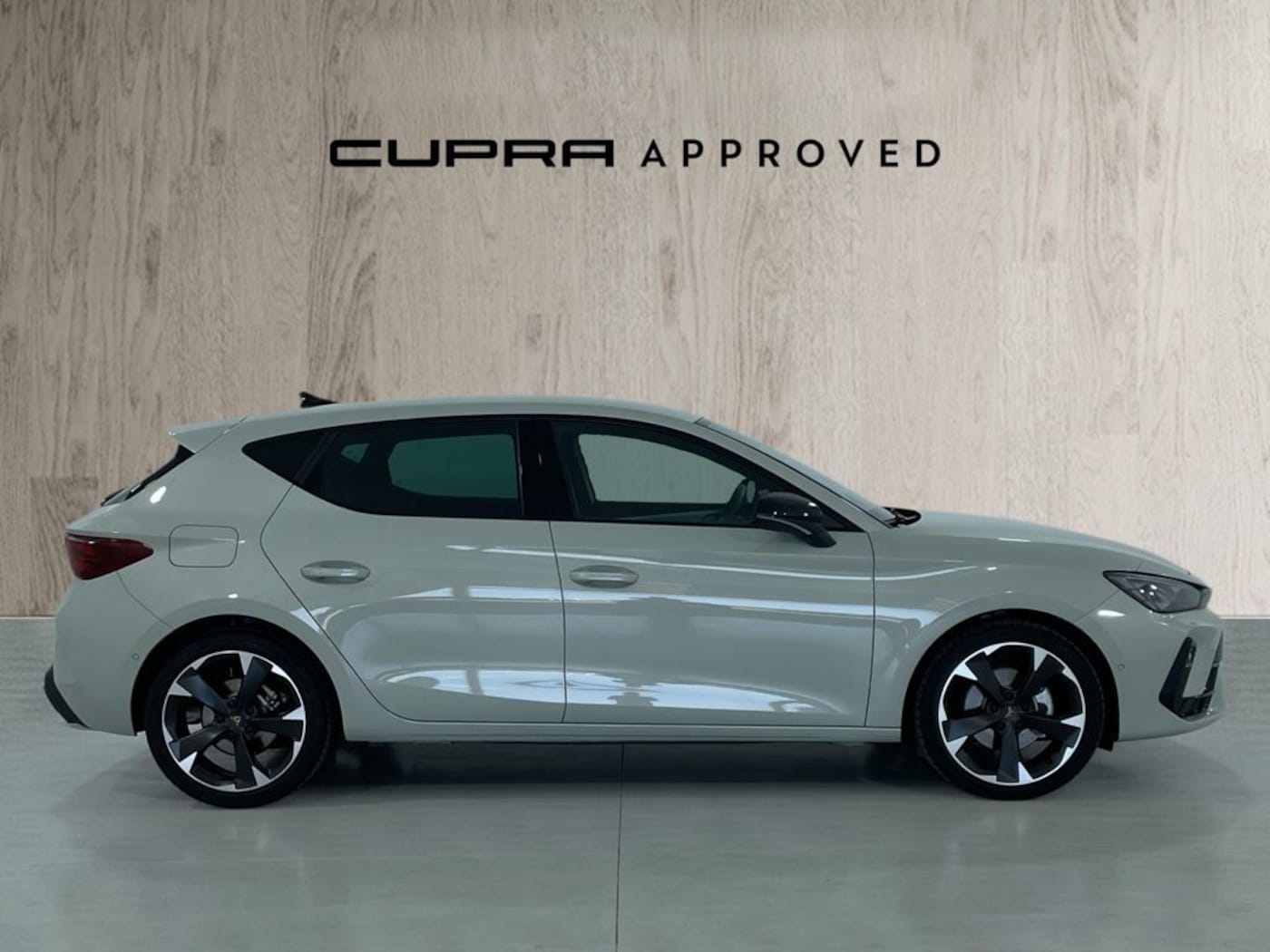 CUPRA Leon León 1.5 eTSI DSG 110 kW (150 CV) — photo 4