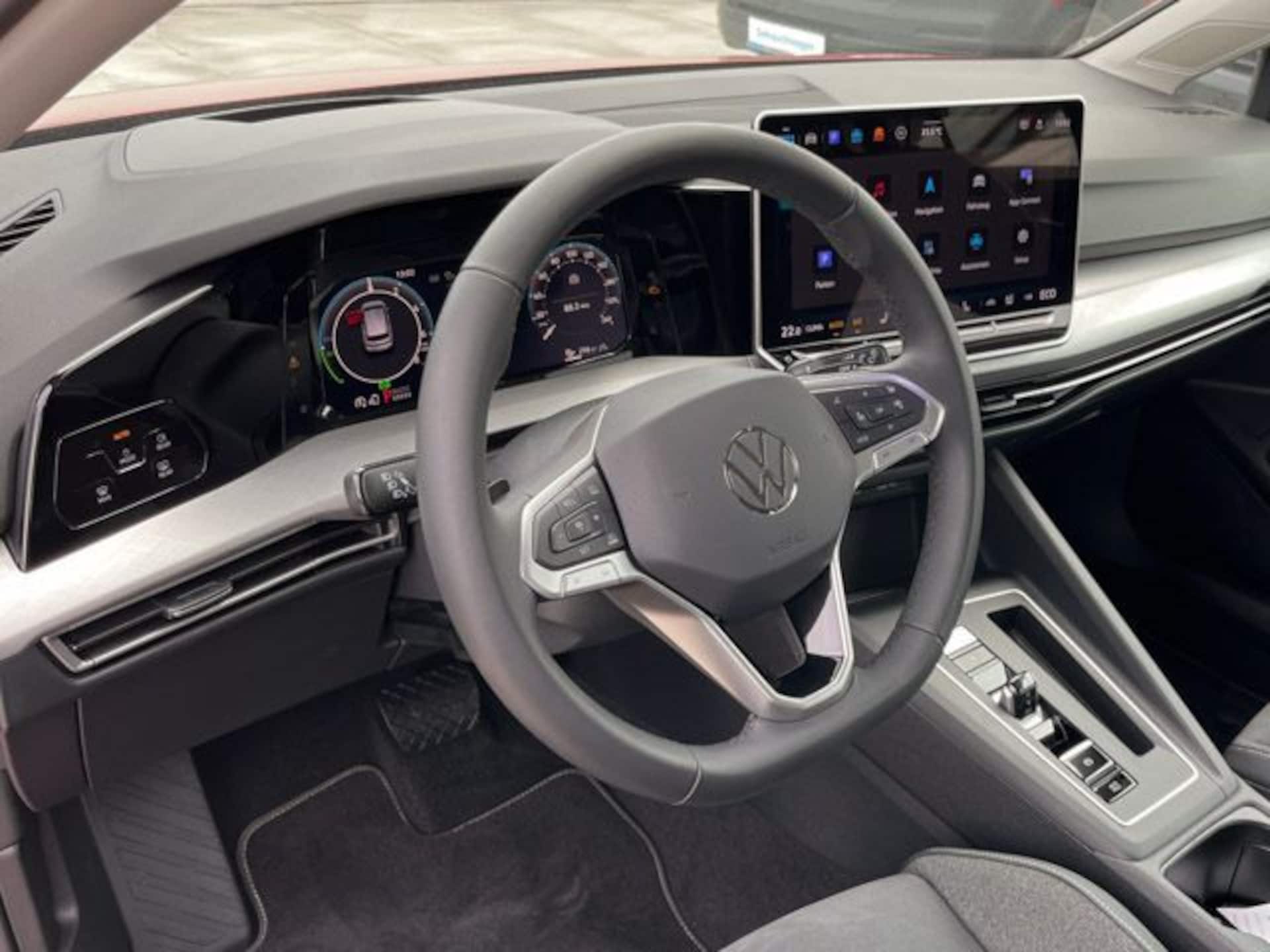 Volkswagen Golf Life