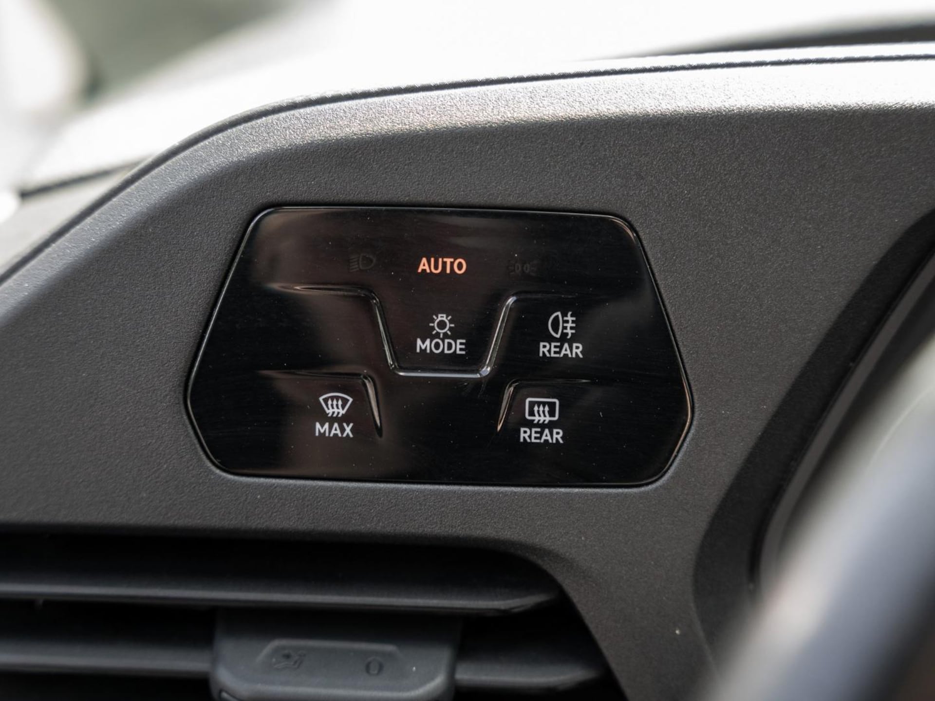 Volkswagen Caddy Maxi Basis-Modell