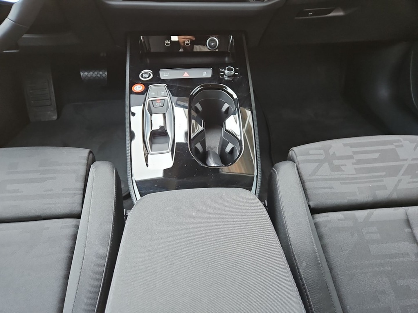 Bild über Audi A5 Avant TDI 150 kW S tronic - für weitere Informationen kontaktieren Sie den Audi Partner
