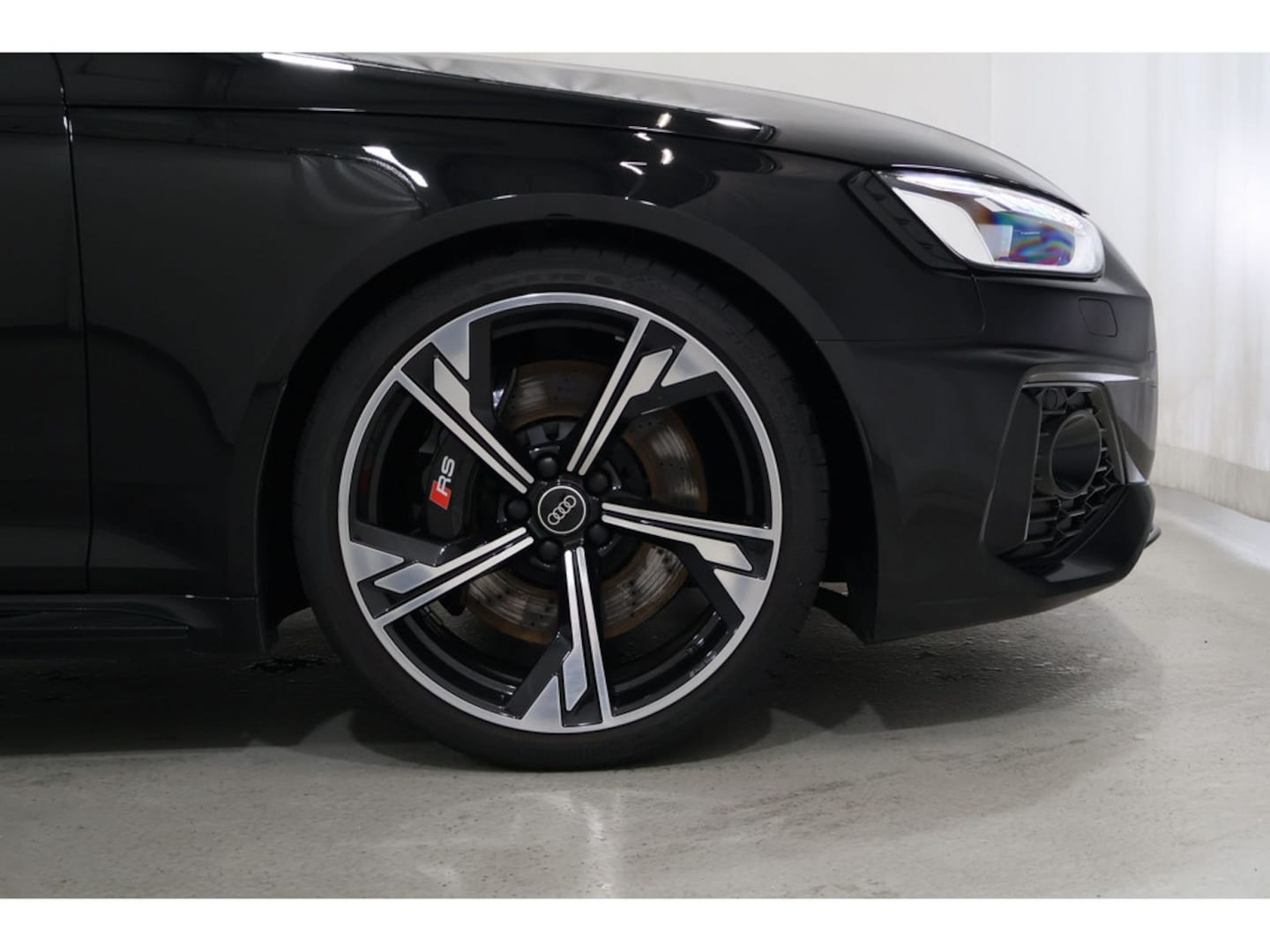 Bild über Audi RS 4 Avant TFSI quattro tiptronic - für weitere Informationen kontaktieren Sie den Audi Partner
