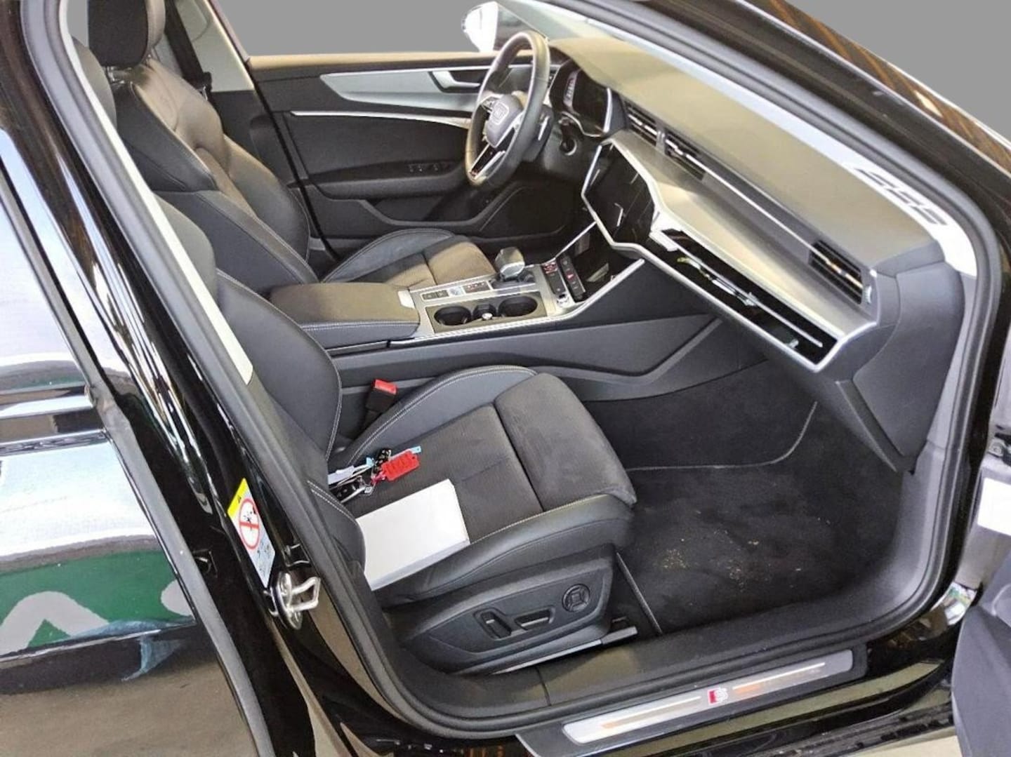 Bild über Audi S6 Avant TDI quattro tiptronic - für weitere Informationen kontaktieren Sie den Audi Partner