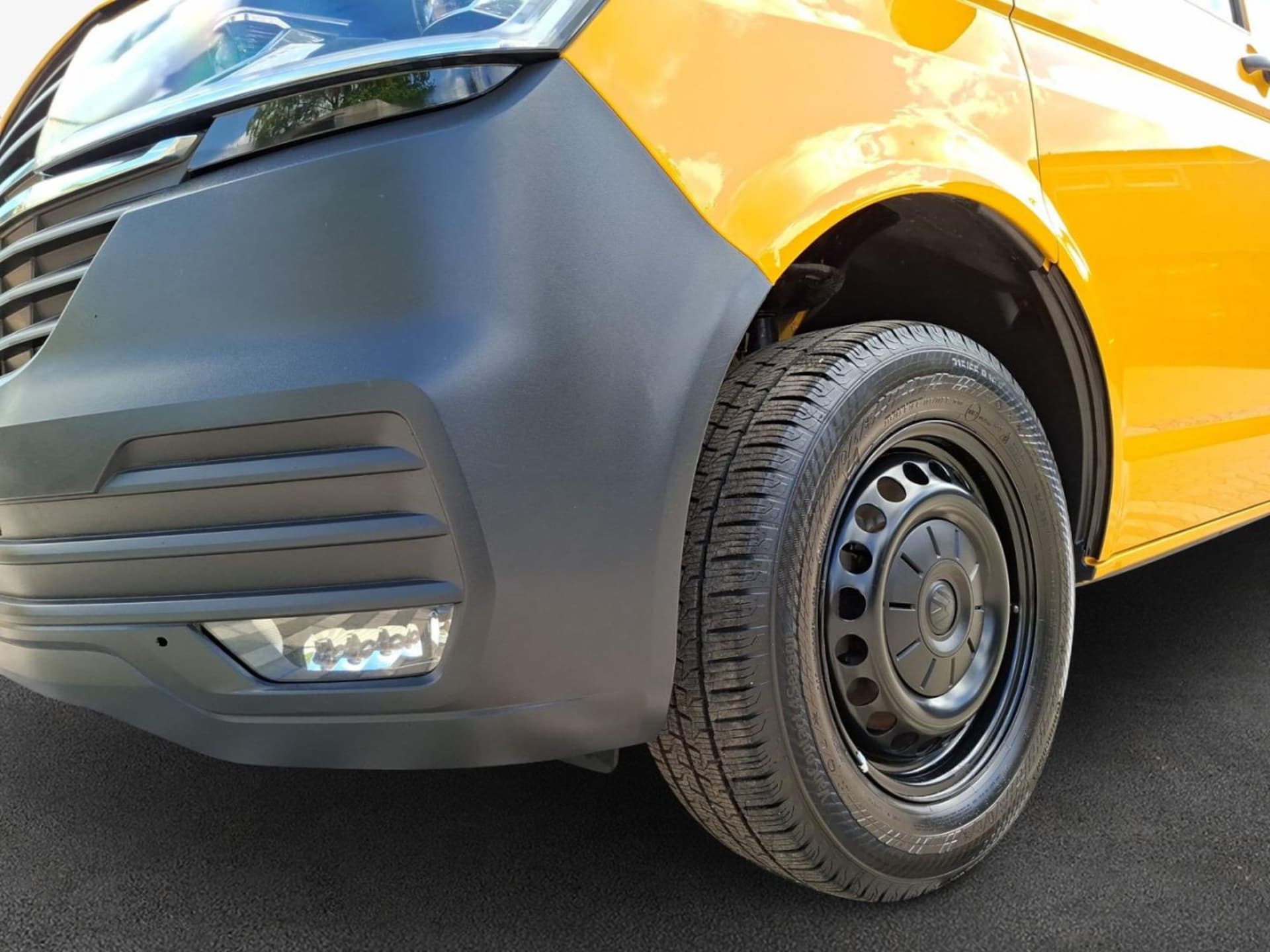 Volkswagen T6.1 Transporter Kombi langer Radstand