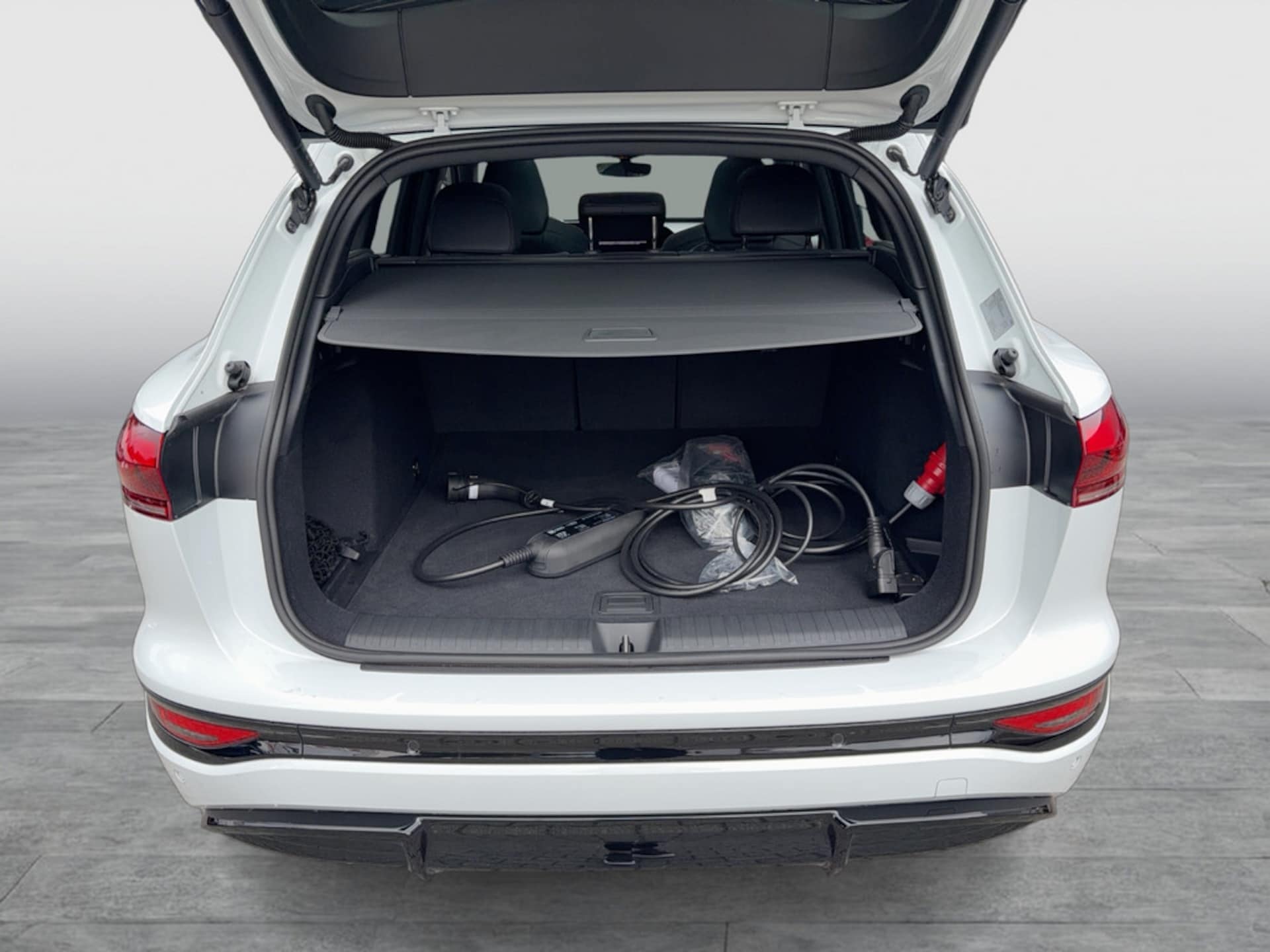Audi SQ6 SUV e-tron