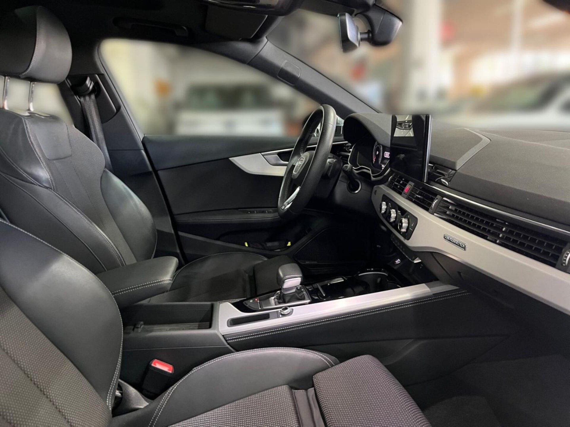 Audi A4 Avant S line