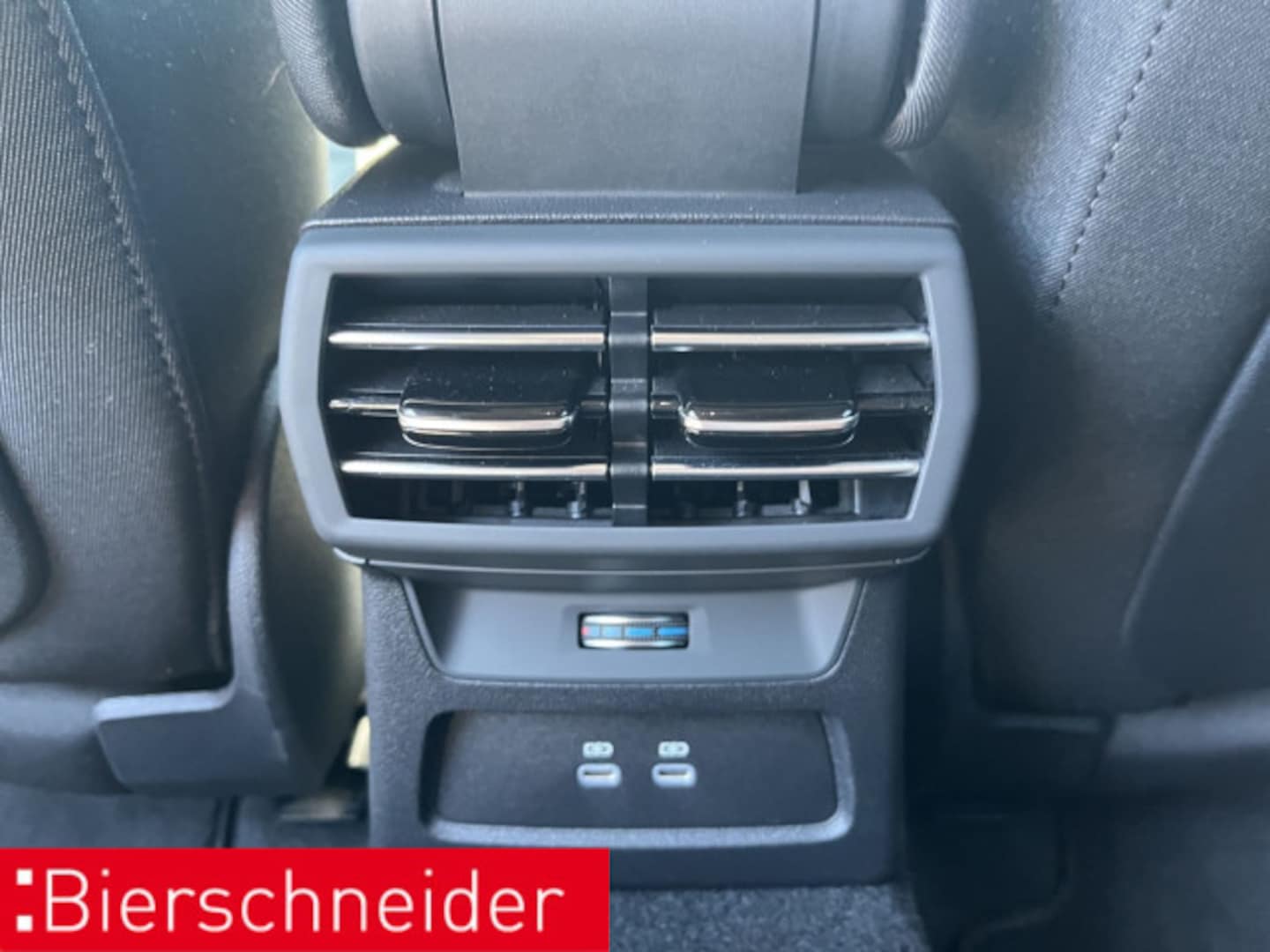 Bild über Audi A3 Sportback 30 TFSI S tronic - für weitere Informationen kontaktieren Sie den Audi Partner