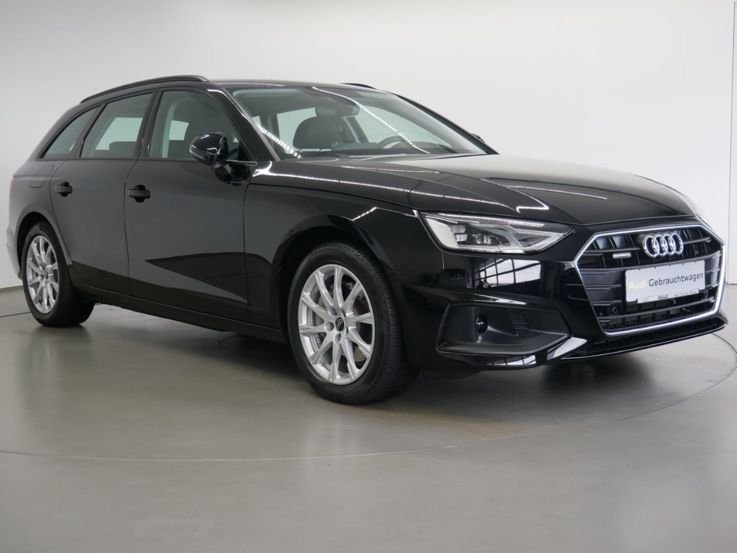 Bild über Audi A4 Avant 40 TDI quattro S tronic - für weitere Informationen kontaktieren Sie den Audi Partner