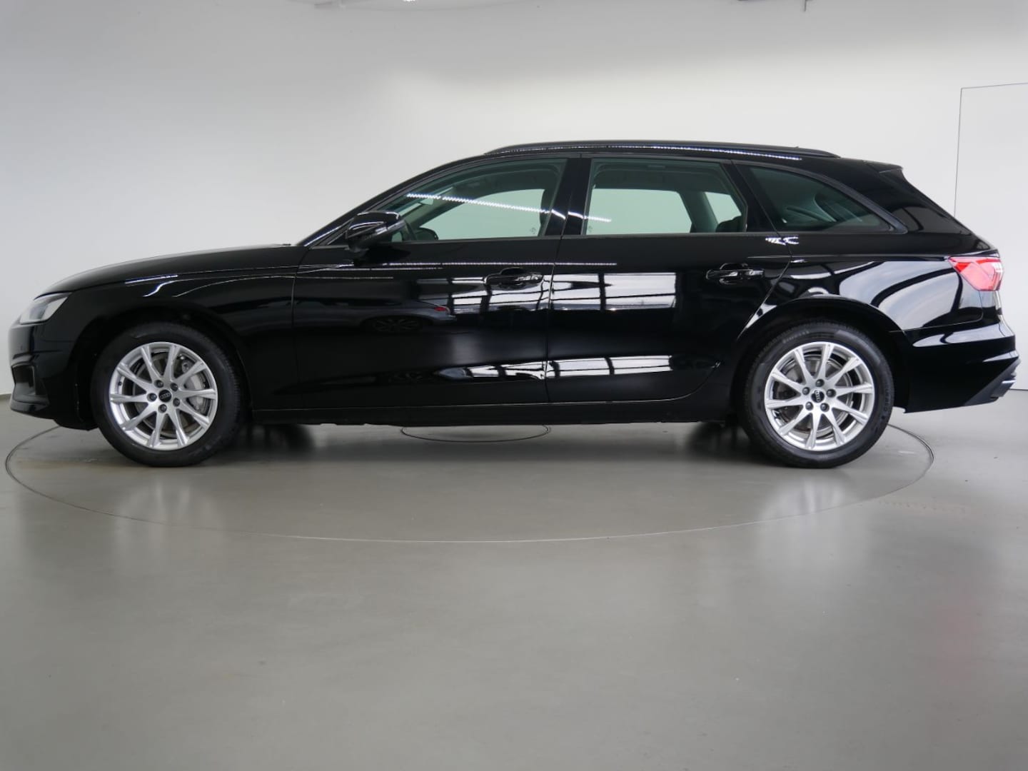 Bild über Audi A4 Avant 40 TDI quattro S tronic - für weitere Informationen kontaktieren Sie den Audi Partner