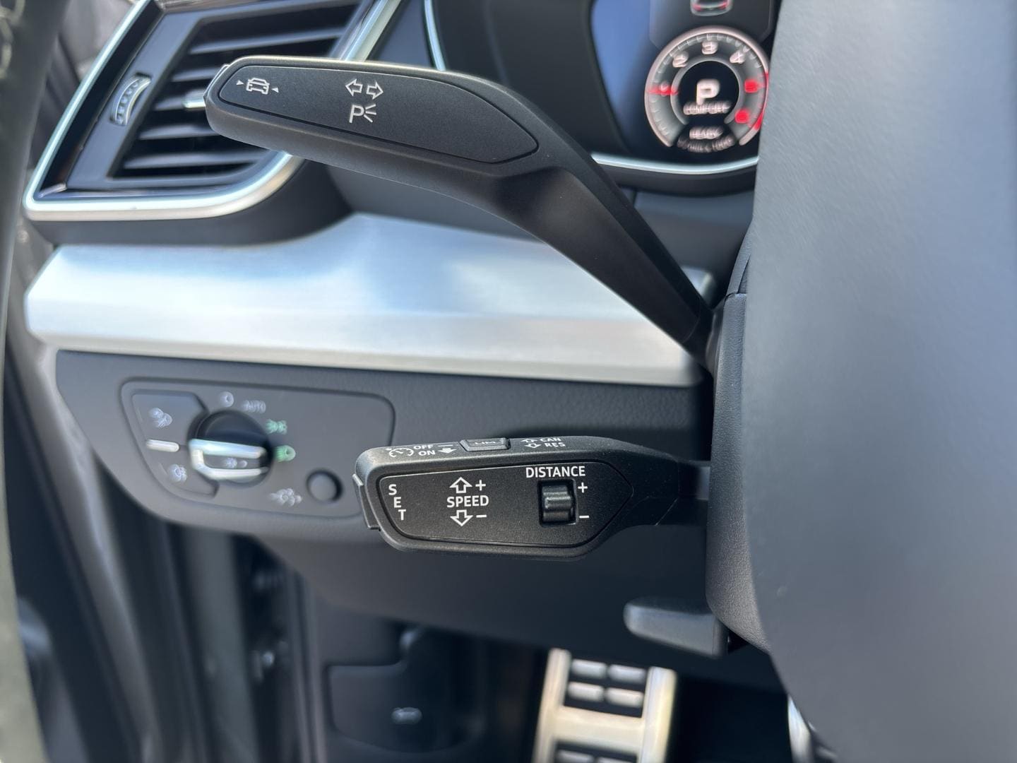 Bild über Audi Q5 40 TDI quattro 150 kW S tronic - für weitere Informationen kontaktieren Sie den Audi Partner
