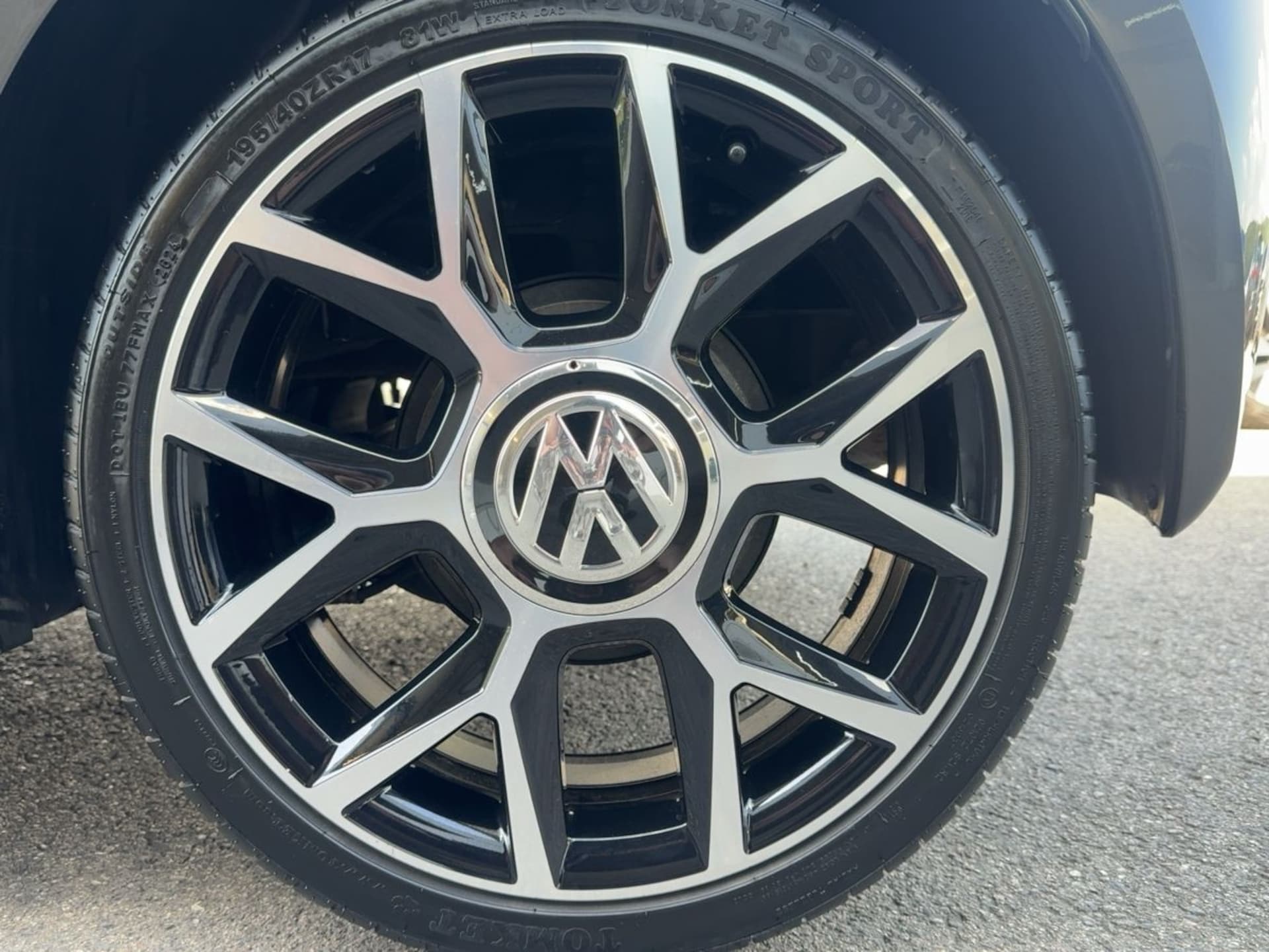 Volkswagen up! GTI