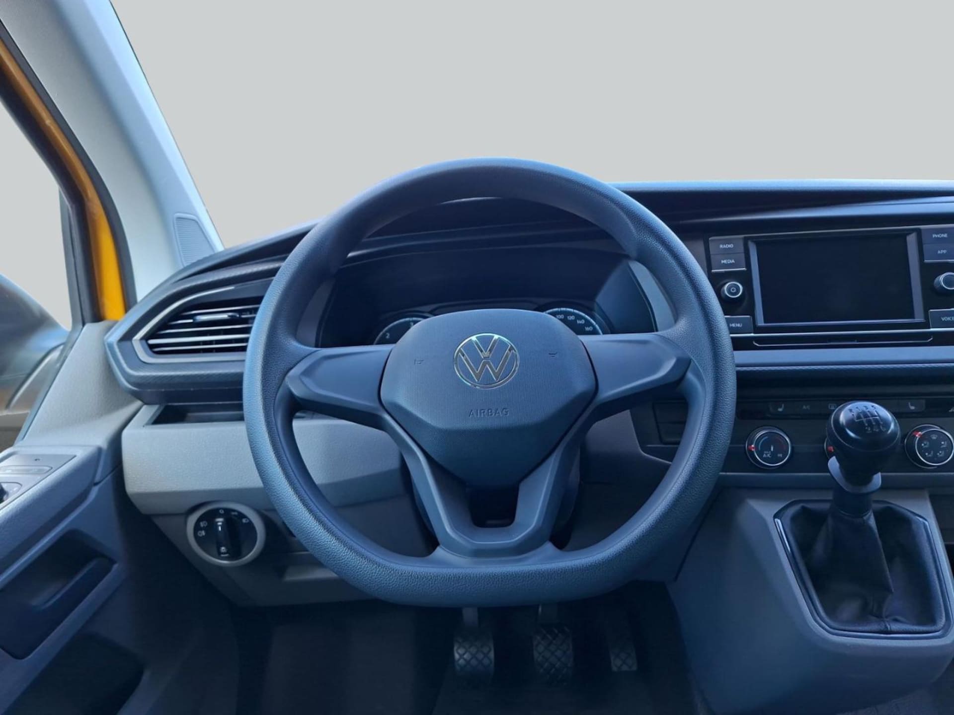 Volkswagen T6.1 Transporter Kombi langer Radstand