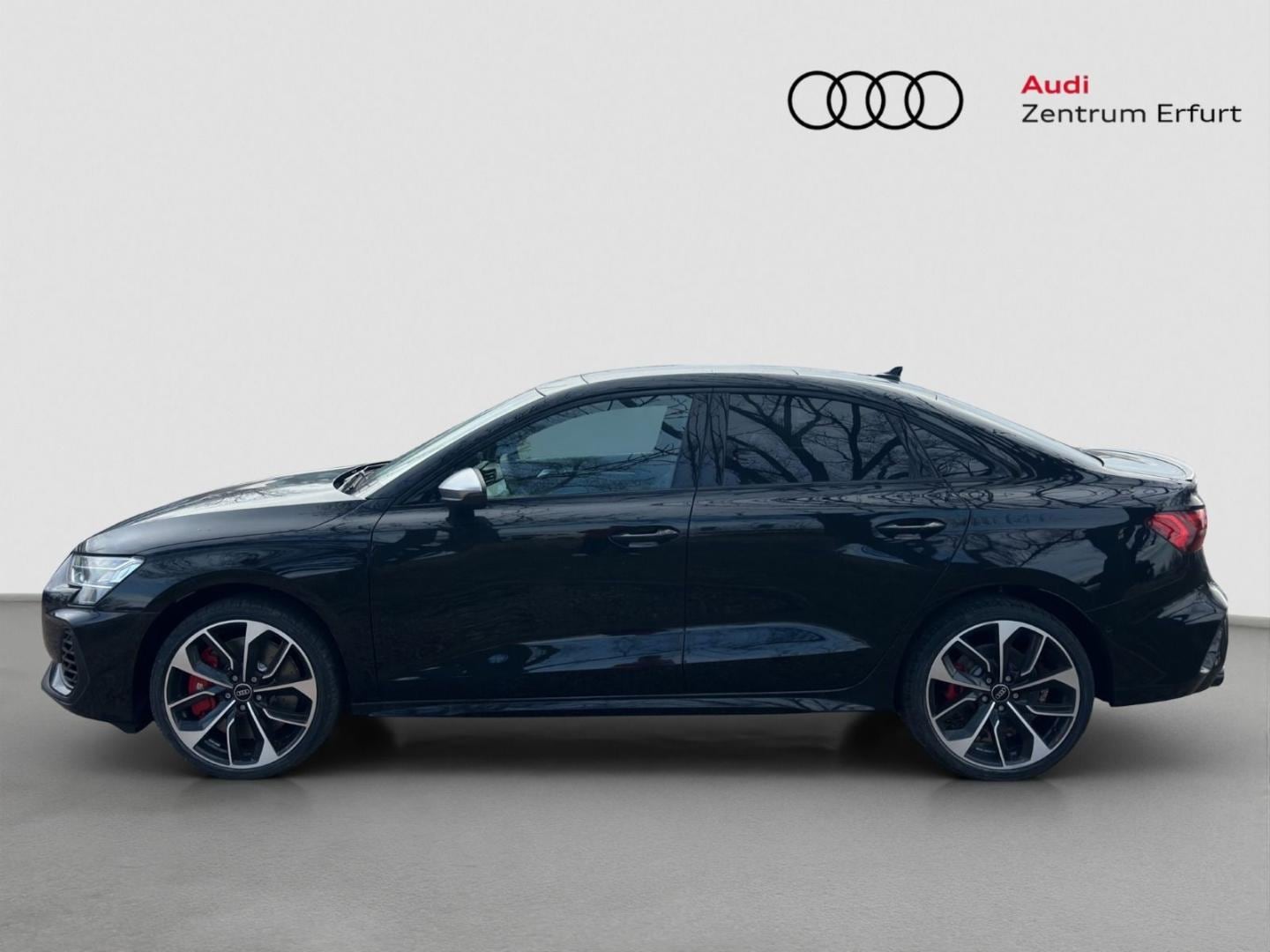 Bild über Audi S3 Limousine TFSI quattro S tronic - für weitere Informationen kontaktieren Sie den Audi Partner