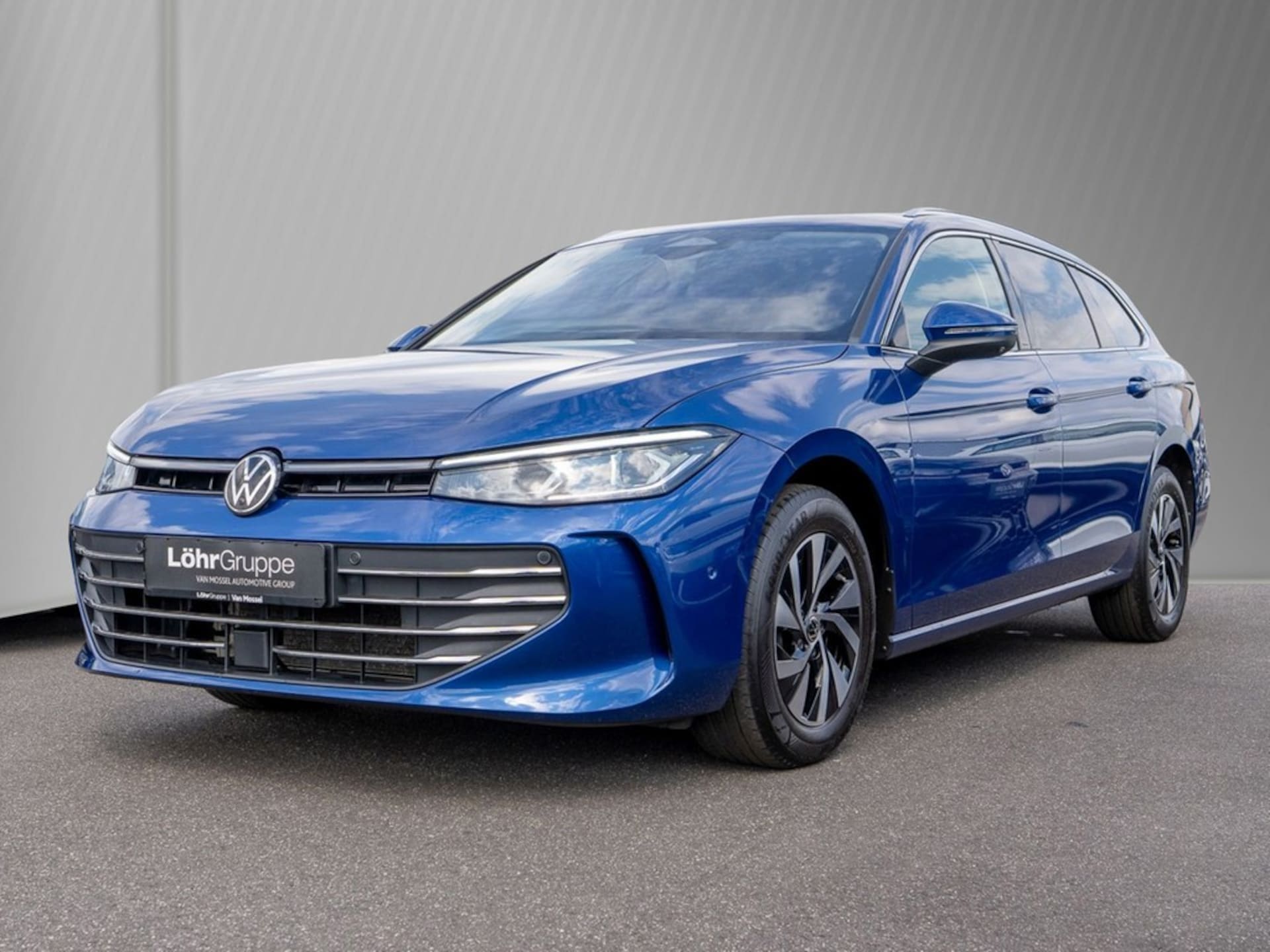 Volkswagen Passat — Volkswagen Passat Passat Variant 1.5 eTSI DSG Business IQ Light