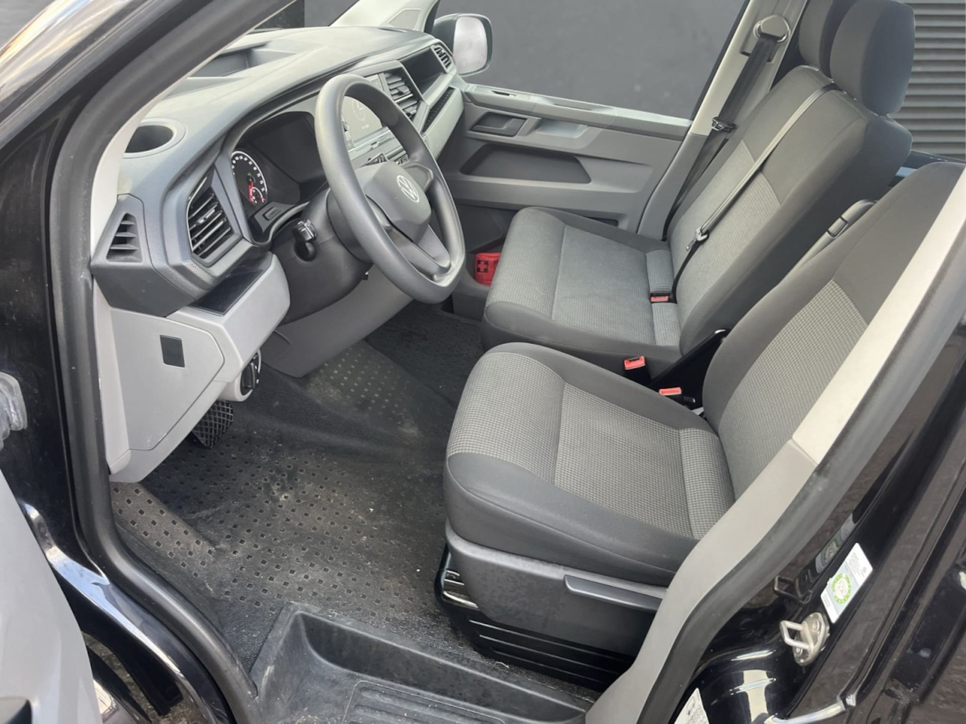 Volkswagen T6.1 Transporter Kombi kurzer Radstand